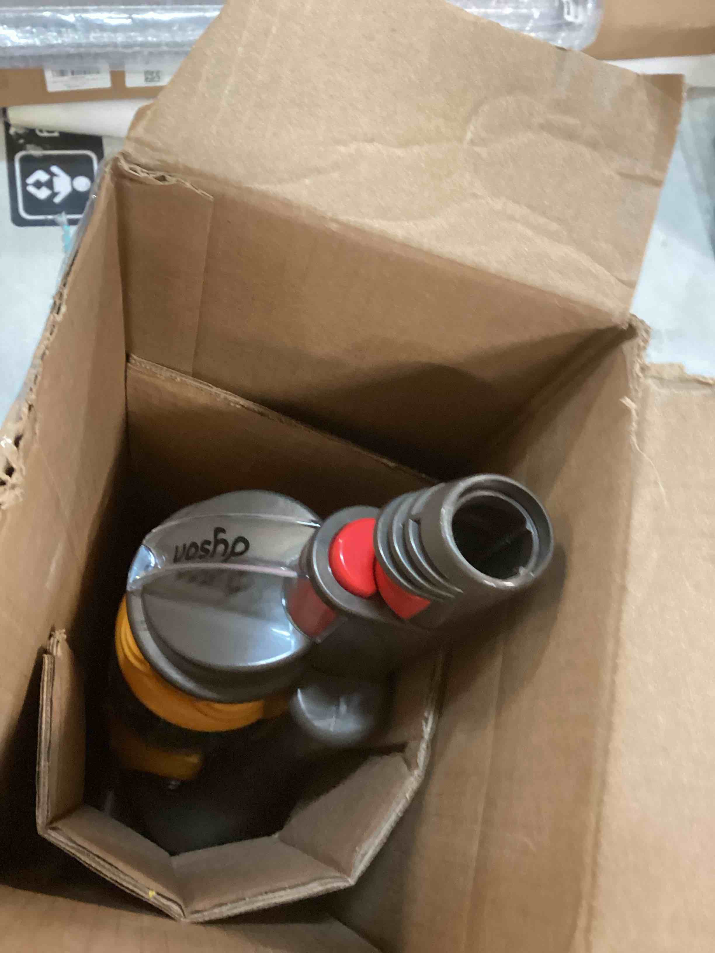 https://s3.amazonaws.com/lotting-images-prod/bidfta/RED6184212_1713366089698.jpeg