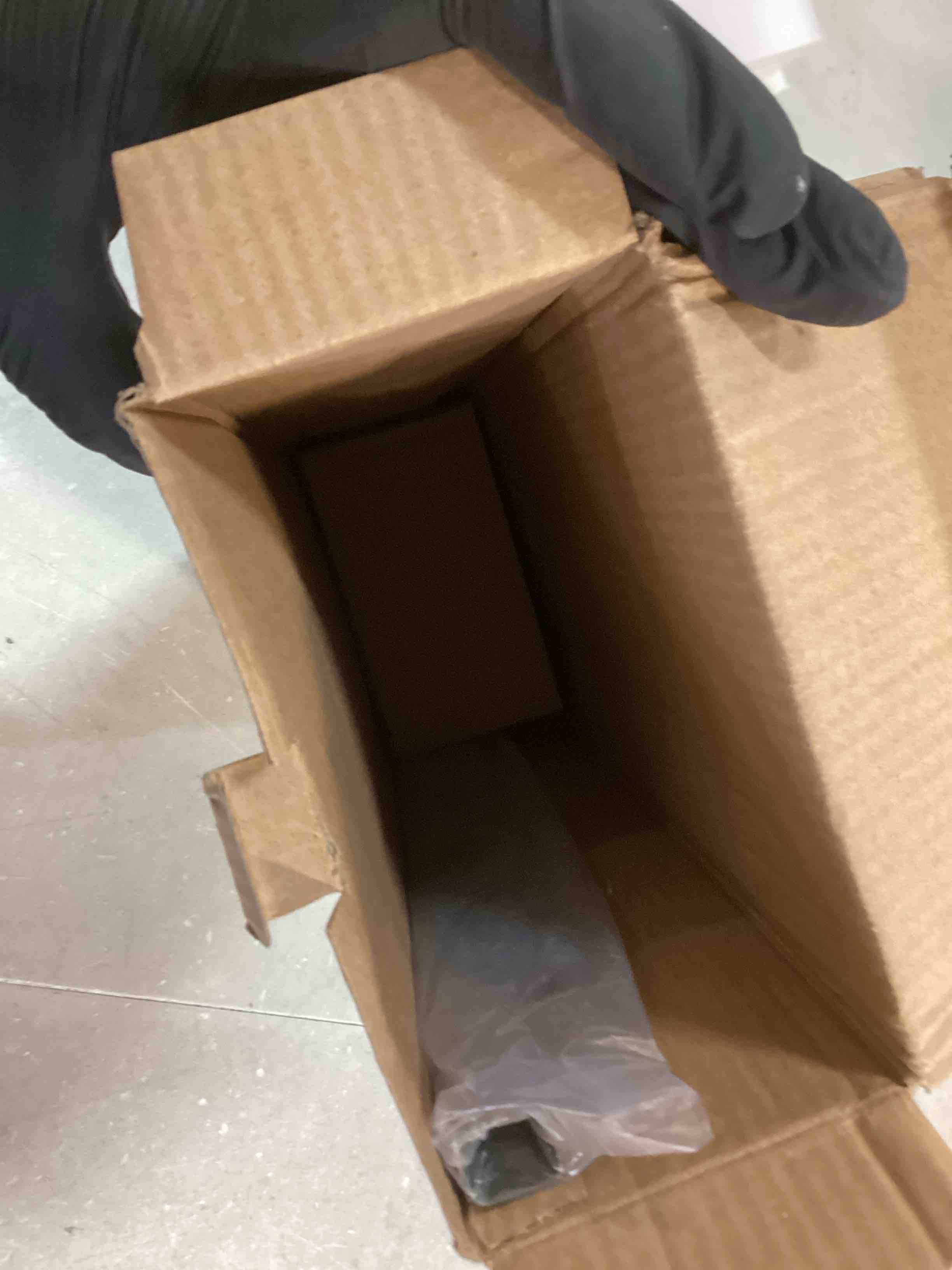 https://s3.amazonaws.com/lotting-images-prod/bidfta/RED6184218_1713366715363.jpeg