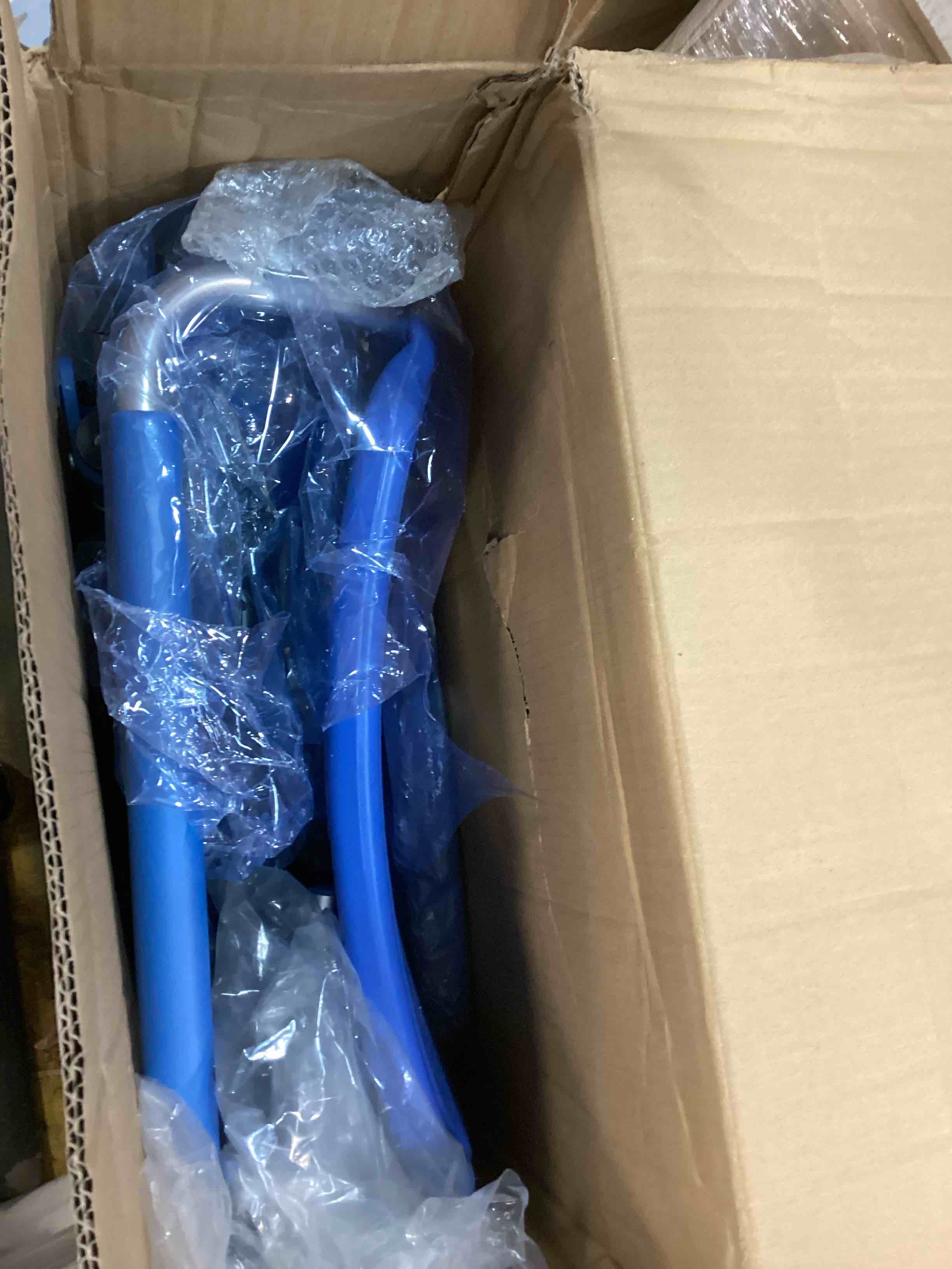 https://s3.amazonaws.com/lotting-images-prod/bidfta/RED6184226_1713367557375.jpeg