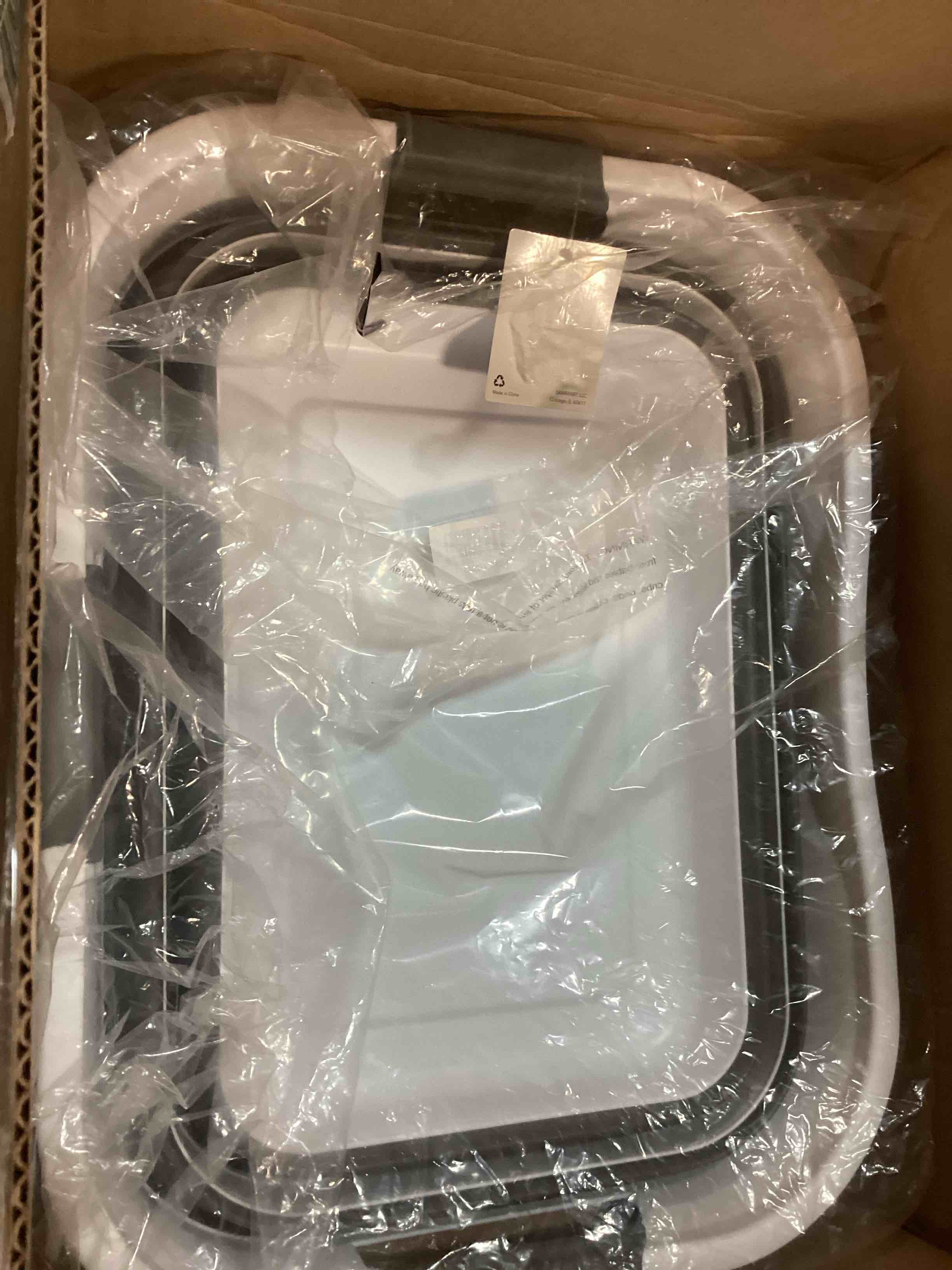 https://s3.amazonaws.com/lotting-images-prod/bidfta/RED6184336_1713382797559.jpeg