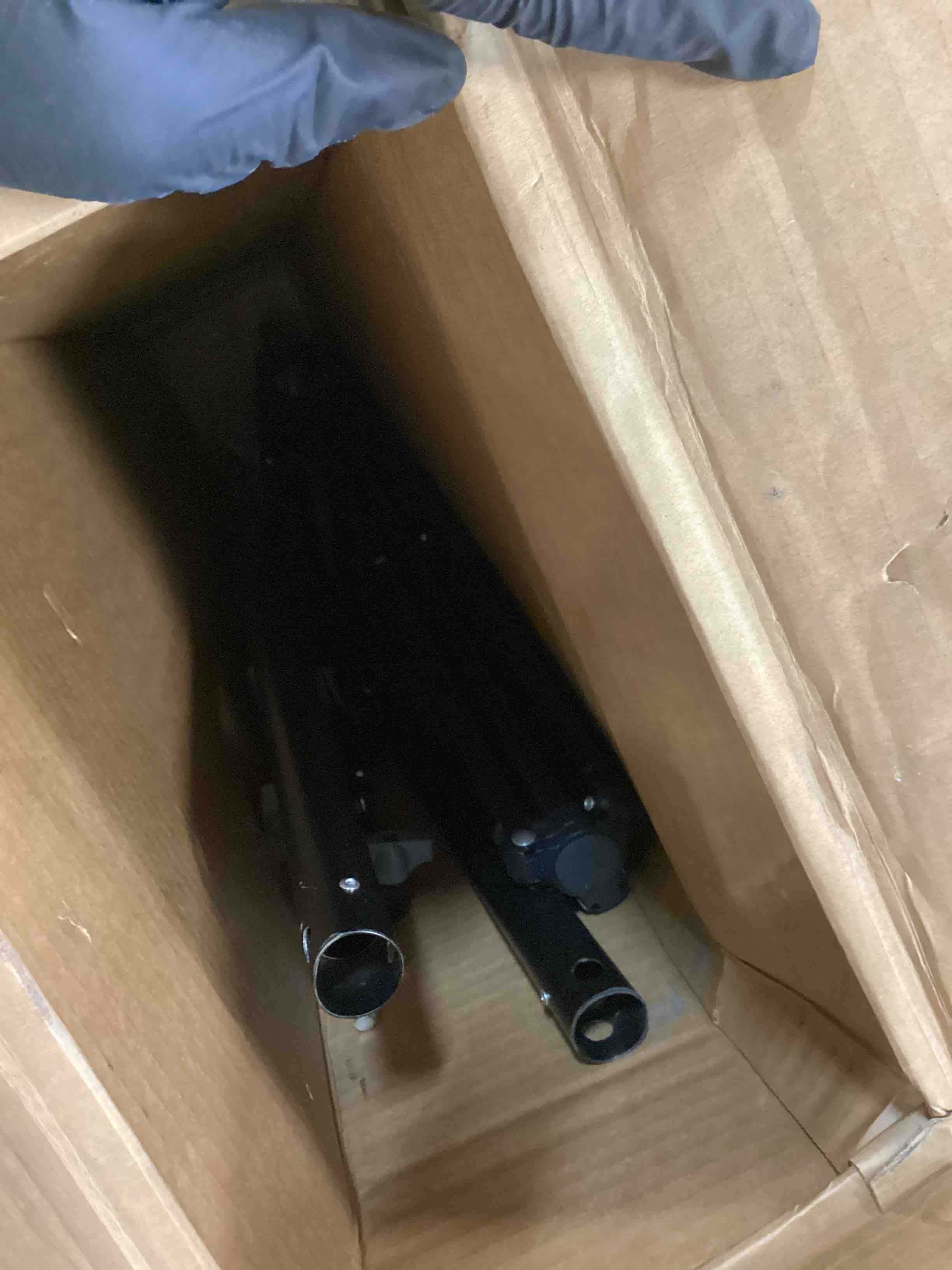 https://s3.amazonaws.com/lotting-images-prod/bidfta/RED6184401_1713444952934.jpeg