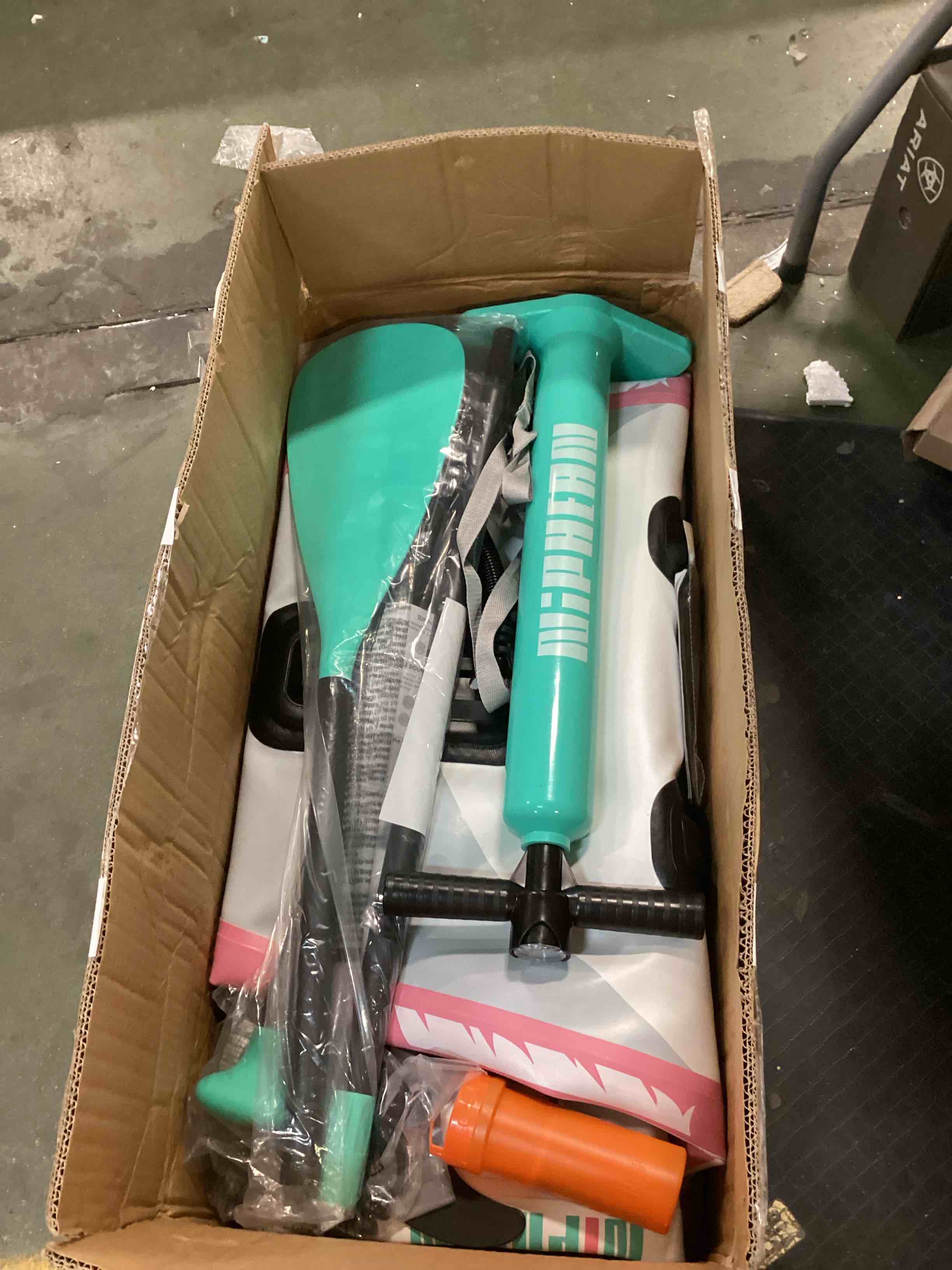 https://s3.amazonaws.com/lotting-images-prod/bidfta/RED6184538_1713465696005.jpeg