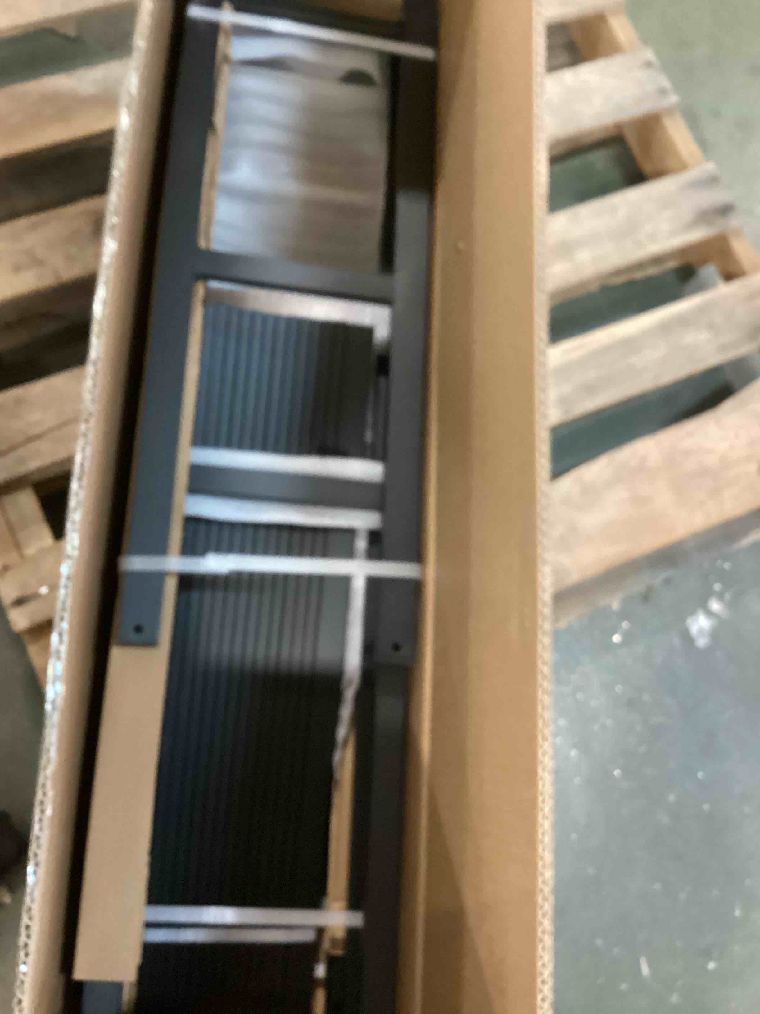 https://s3.amazonaws.com/lotting-images-prod/bidfta/RED6184548_1713468324732.jpeg