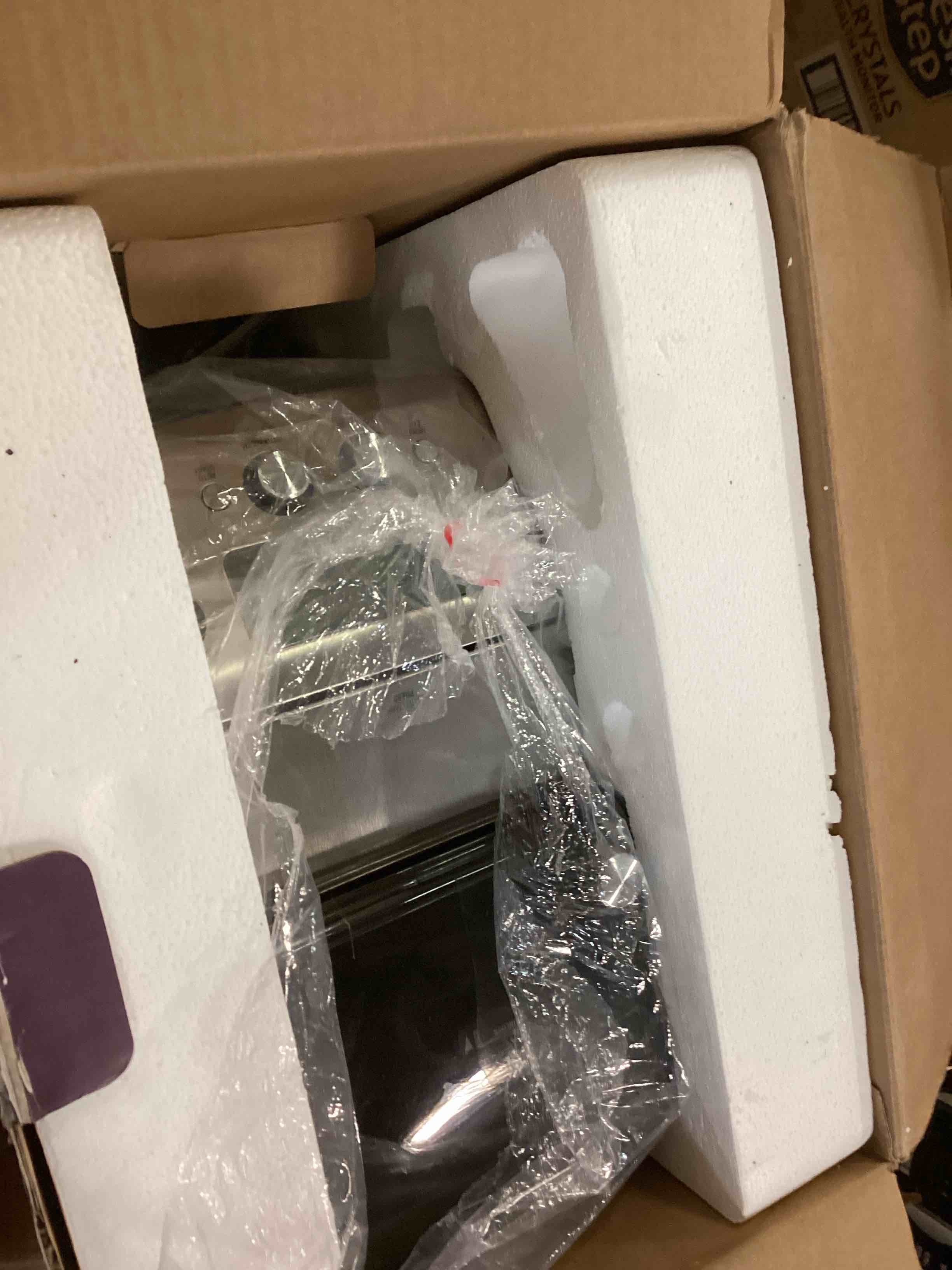 https://s3.amazonaws.com/lotting-images-prod/bidfta/RED6184590_1713527309698.jpeg