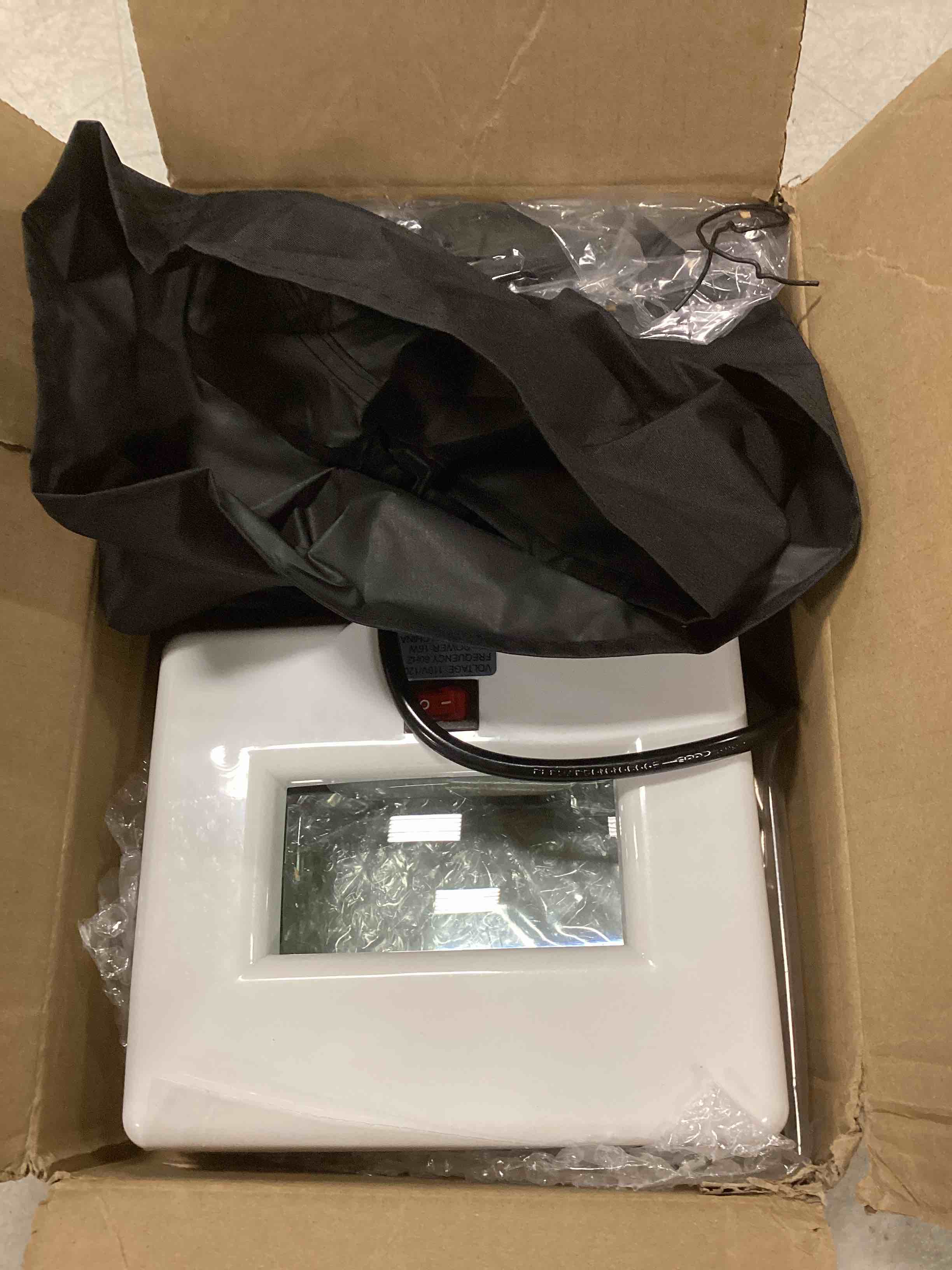 https://s3.amazonaws.com/lotting-images-prod/bidfta/RED6185048_1712843456746.jpeg