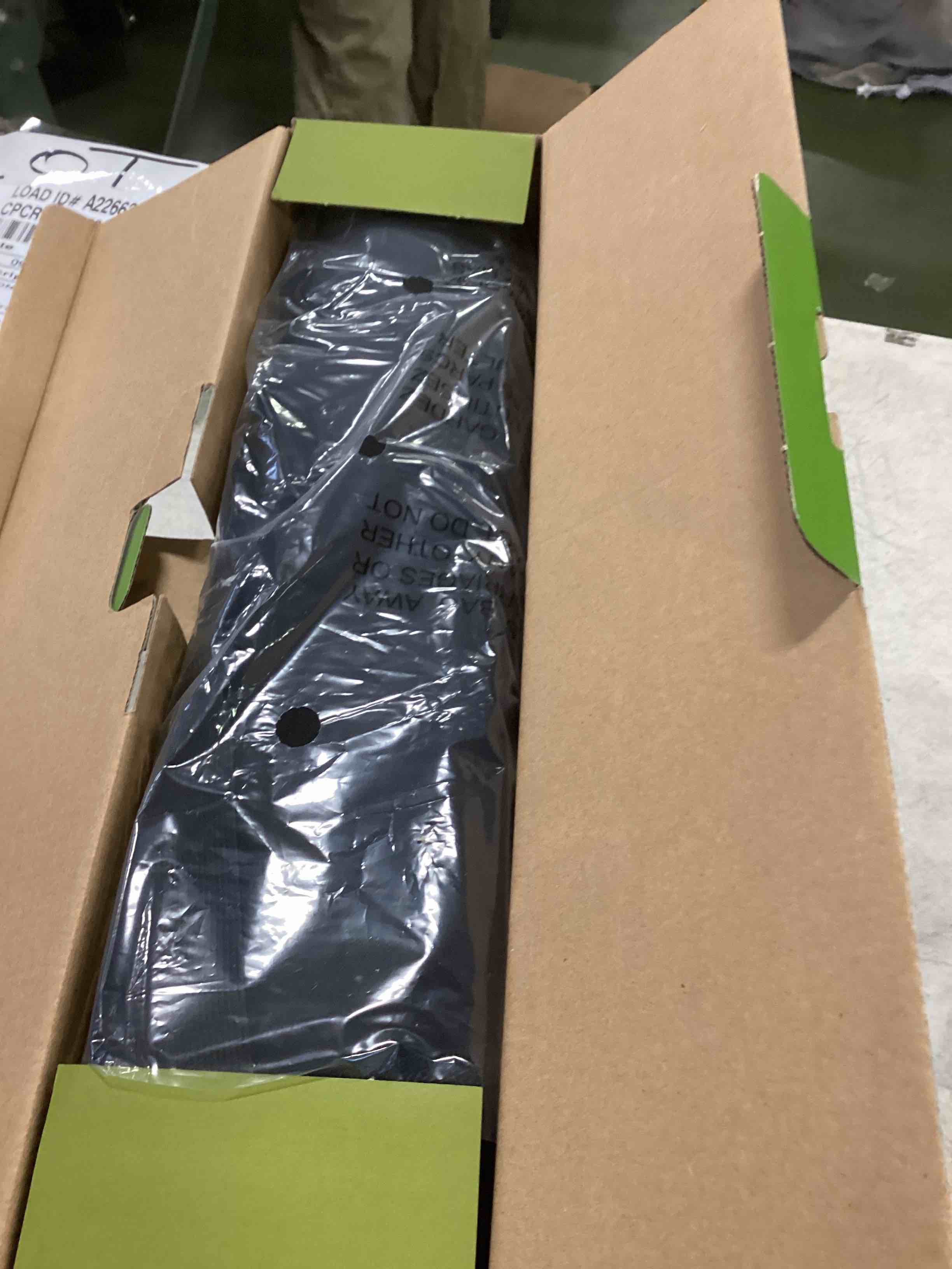 https://s3.amazonaws.com/lotting-images-prod/bidfta/RED6185354_1712926685643.jpeg