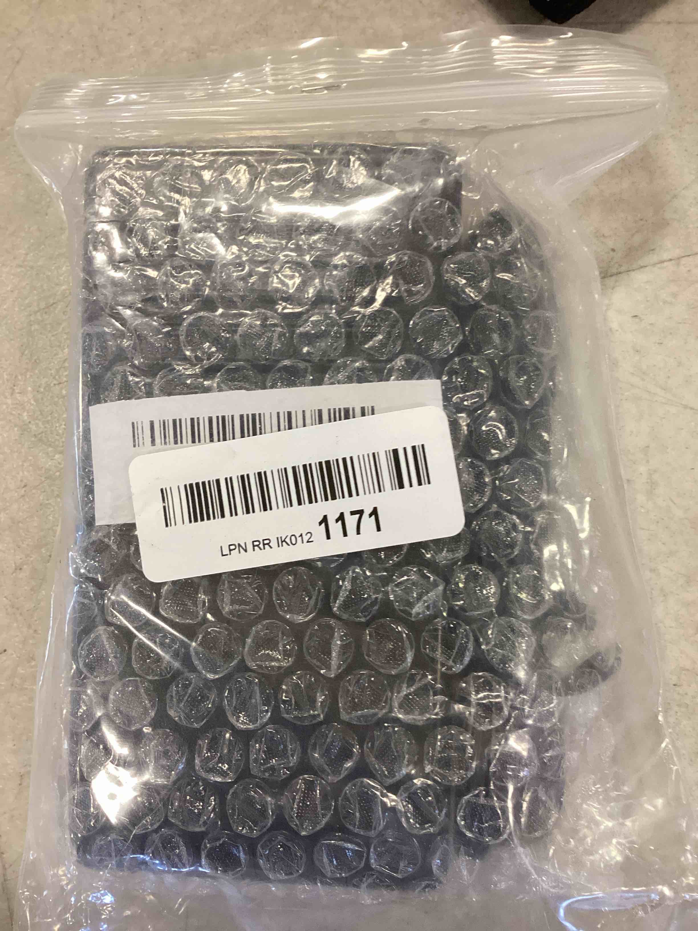 https://s3.amazonaws.com/lotting-images-prod/bidfta/RED6185617_1713200601876.jpeg