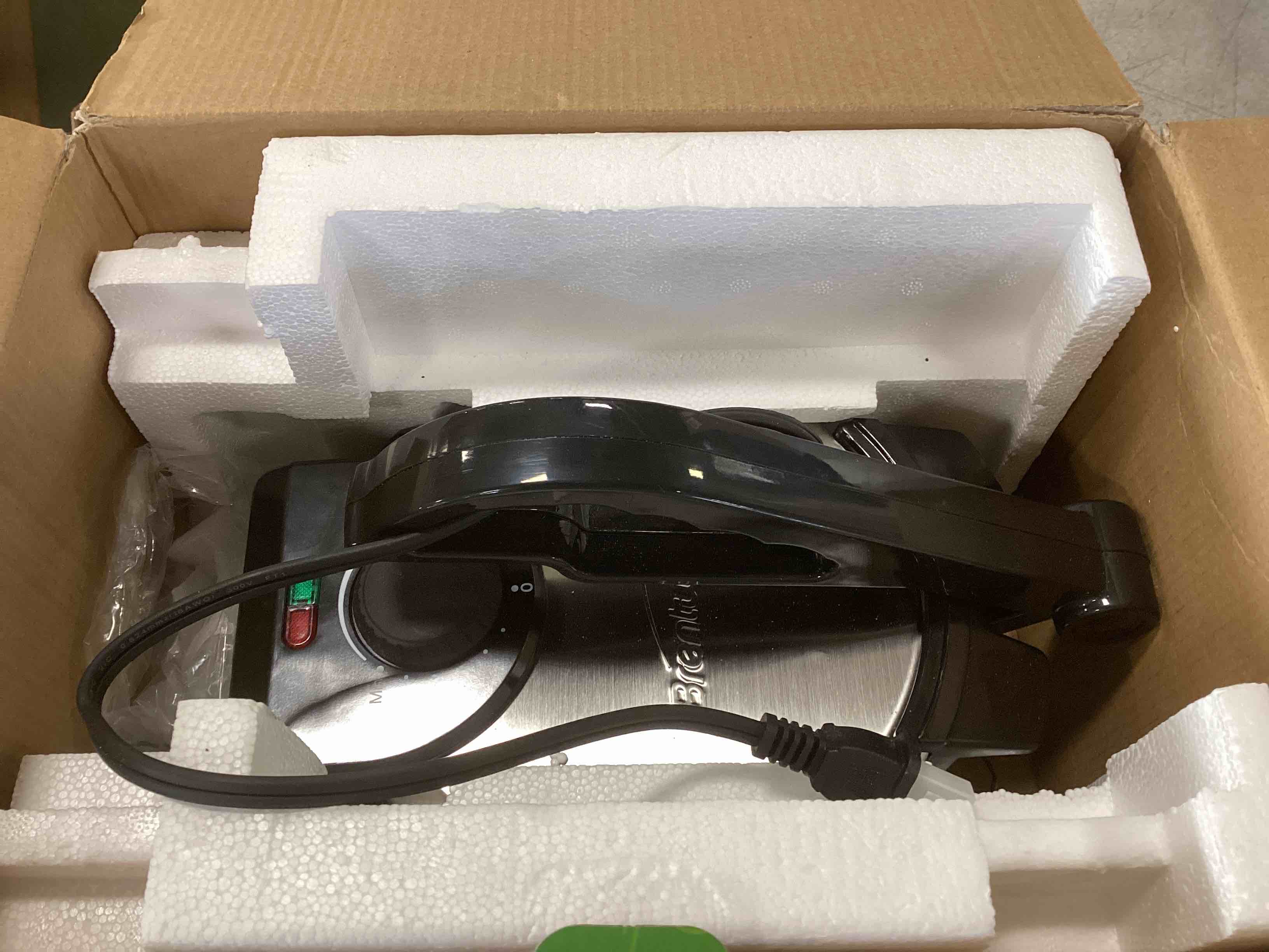 https://s3.amazonaws.com/lotting-images-prod/bidfta/RED6185811_1713269597582.jpeg