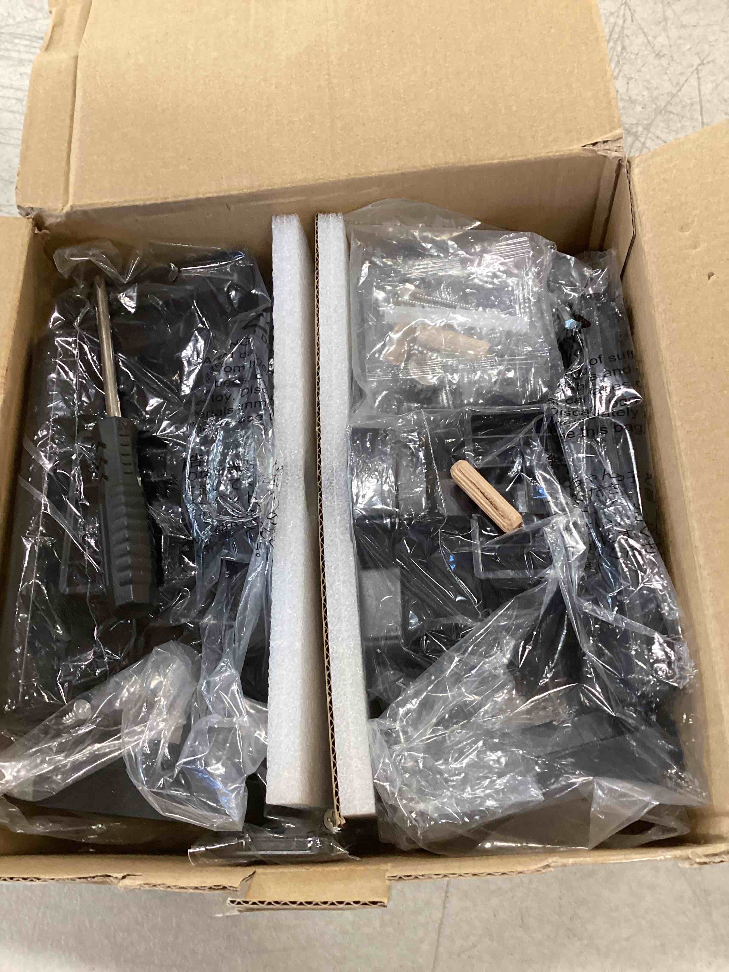 https://s3.amazonaws.com/lotting-images-prod/bidfta/RED6186355_1713440078819.jpeg