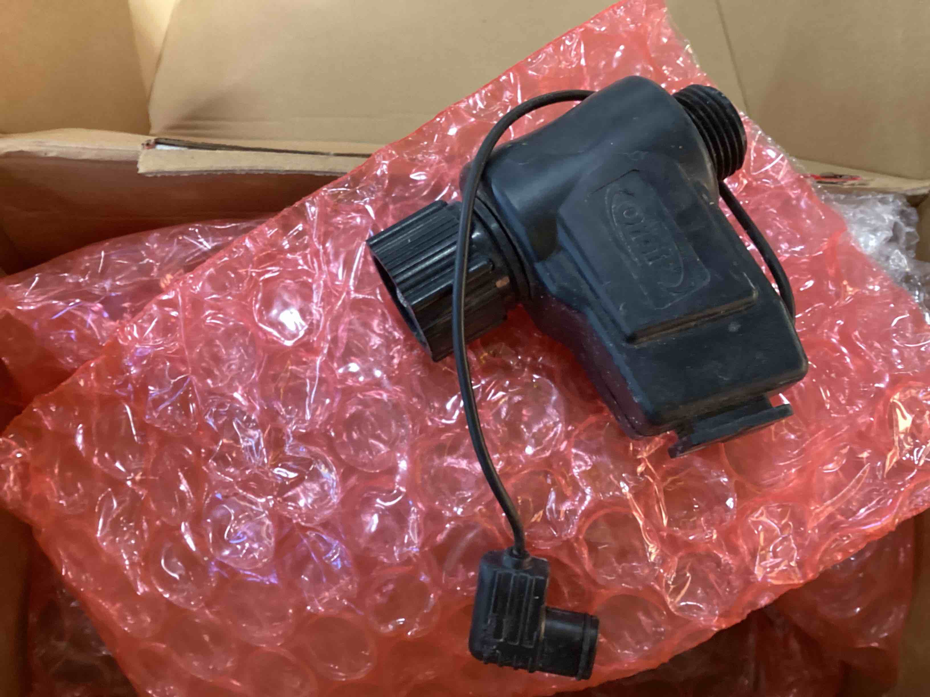 https://s3.amazonaws.com/lotting-images-prod/bidfta/RED6186358_1713440311920.jpeg