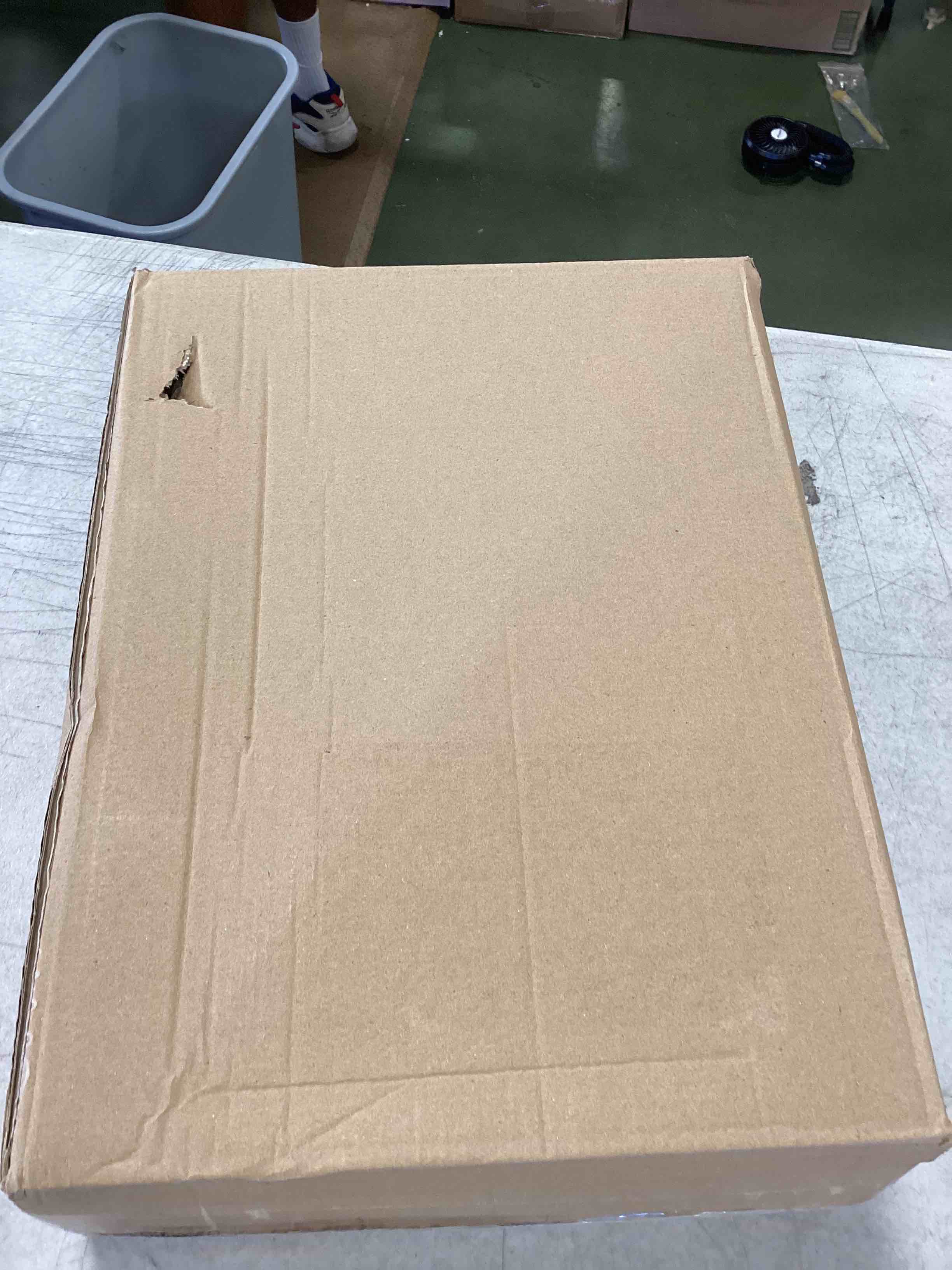 https://s3.amazonaws.com/lotting-images-prod/bidfta/RED6186387_1713442715271.jpeg