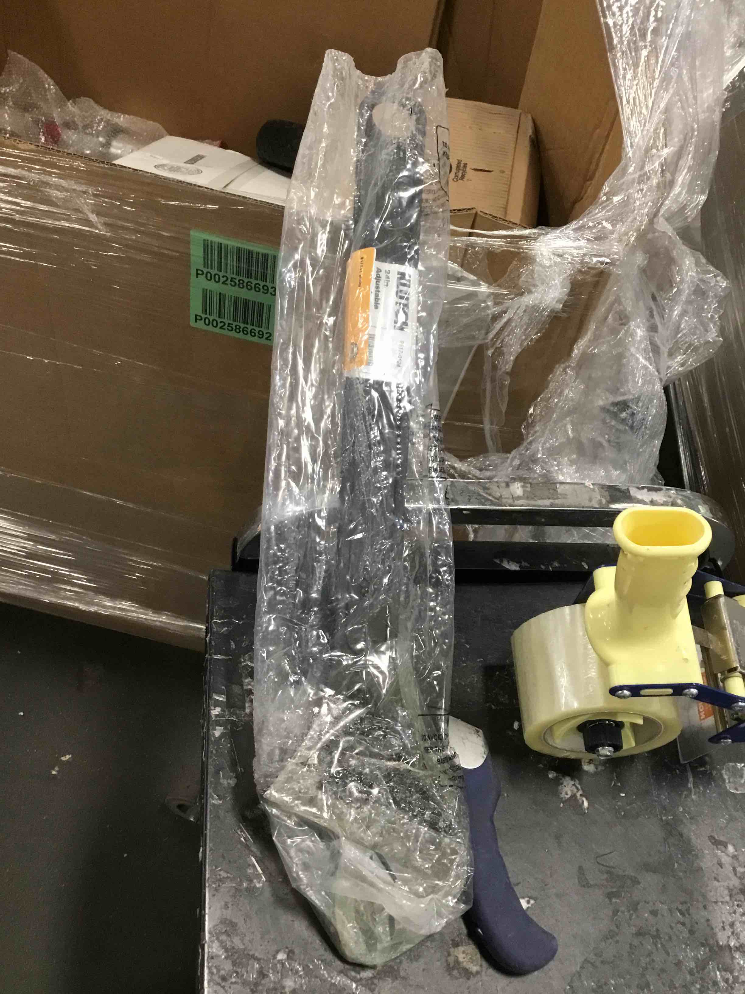 https://s3.amazonaws.com/lotting-images-prod/bidfta/RED6186934_1714228243961.jpeg