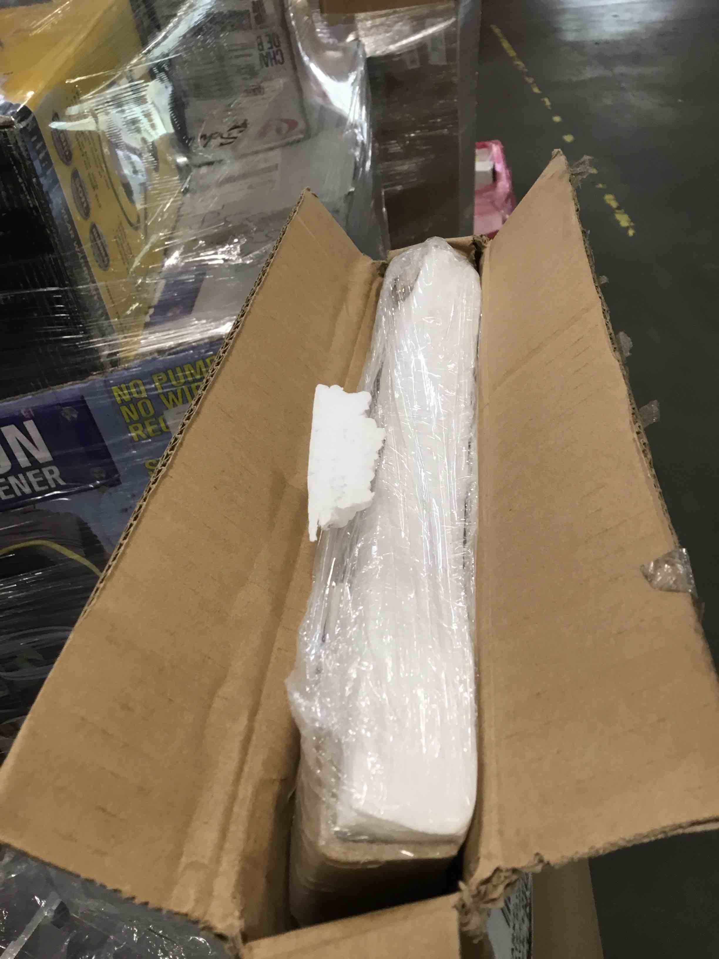 https://s3.amazonaws.com/lotting-images-prod/bidfta/RED6186961_1714236705241.jpeg