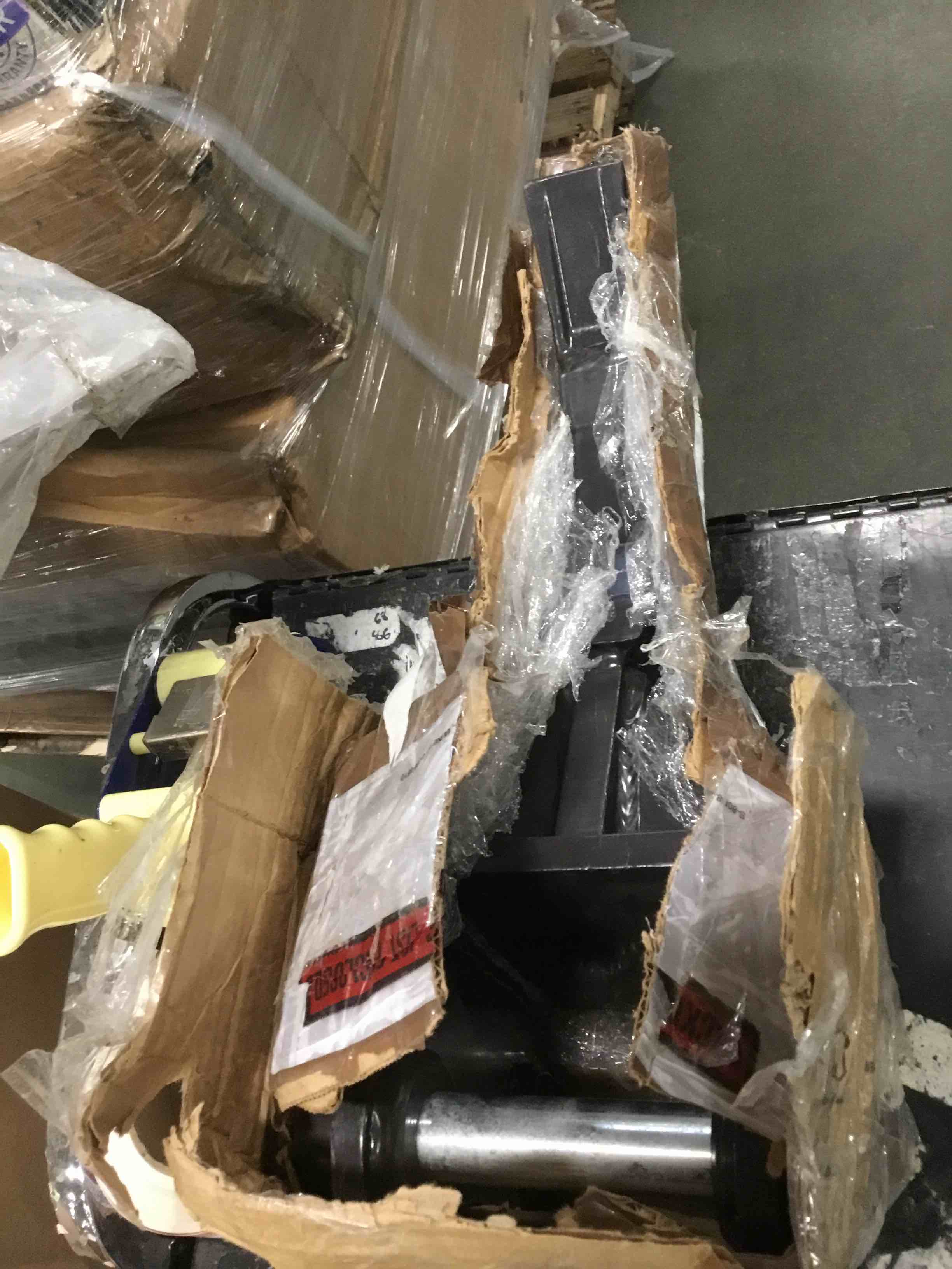 https://s3.amazonaws.com/lotting-images-prod/bidfta/RED6186962_1714389531738.jpeg