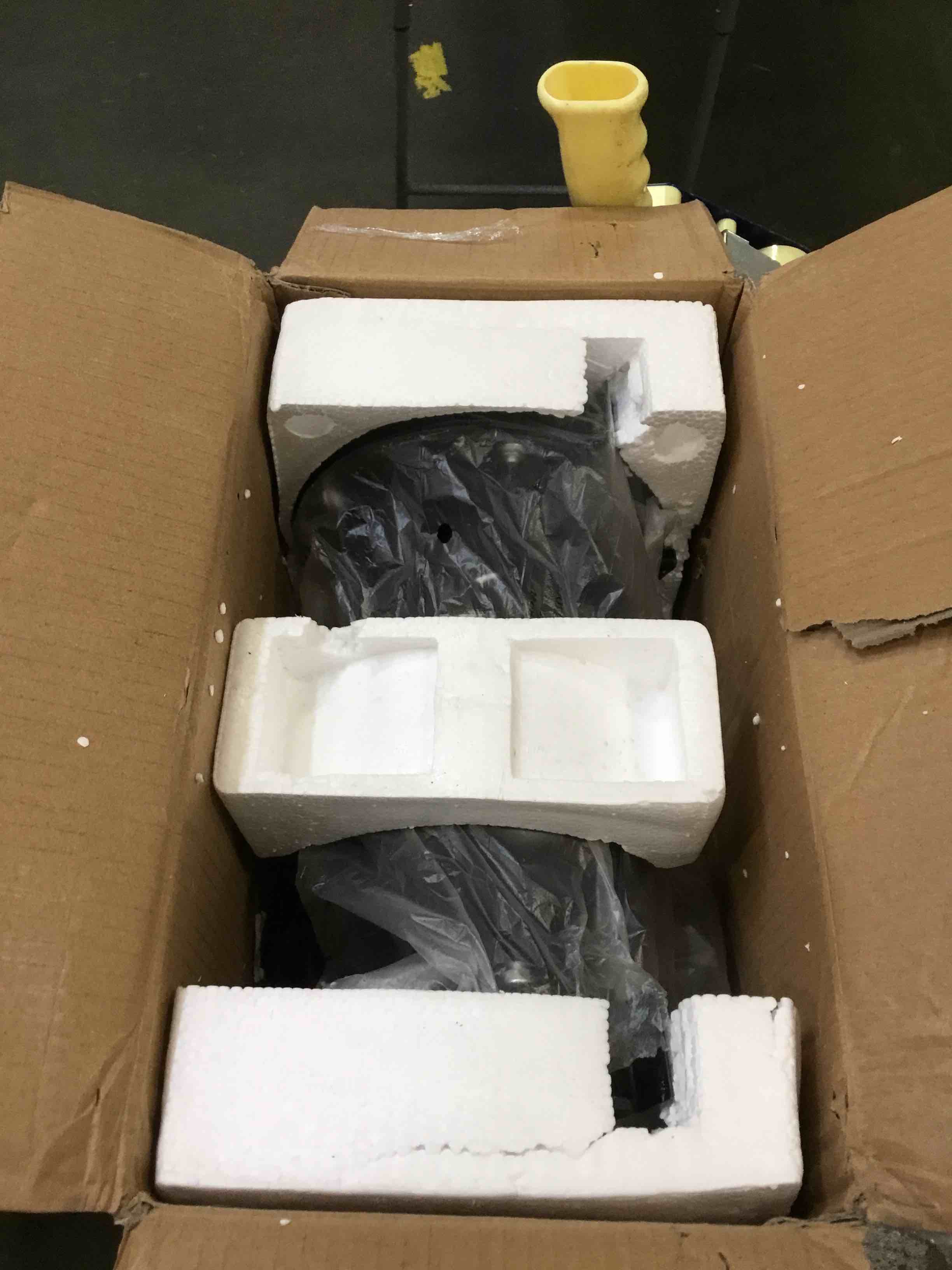 https://s3.amazonaws.com/lotting-images-prod/bidfta/RED6187026_1714408903288.jpeg