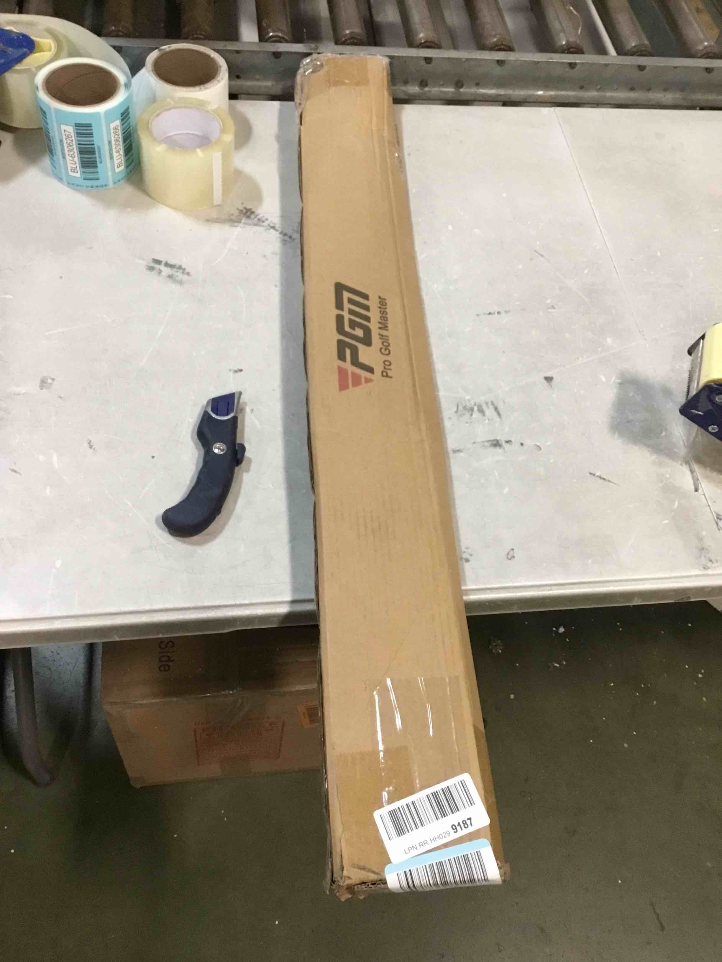 https://s3.amazonaws.com/lotting-images-prod/bidfta/RED6187560_1714749221349.jpeg