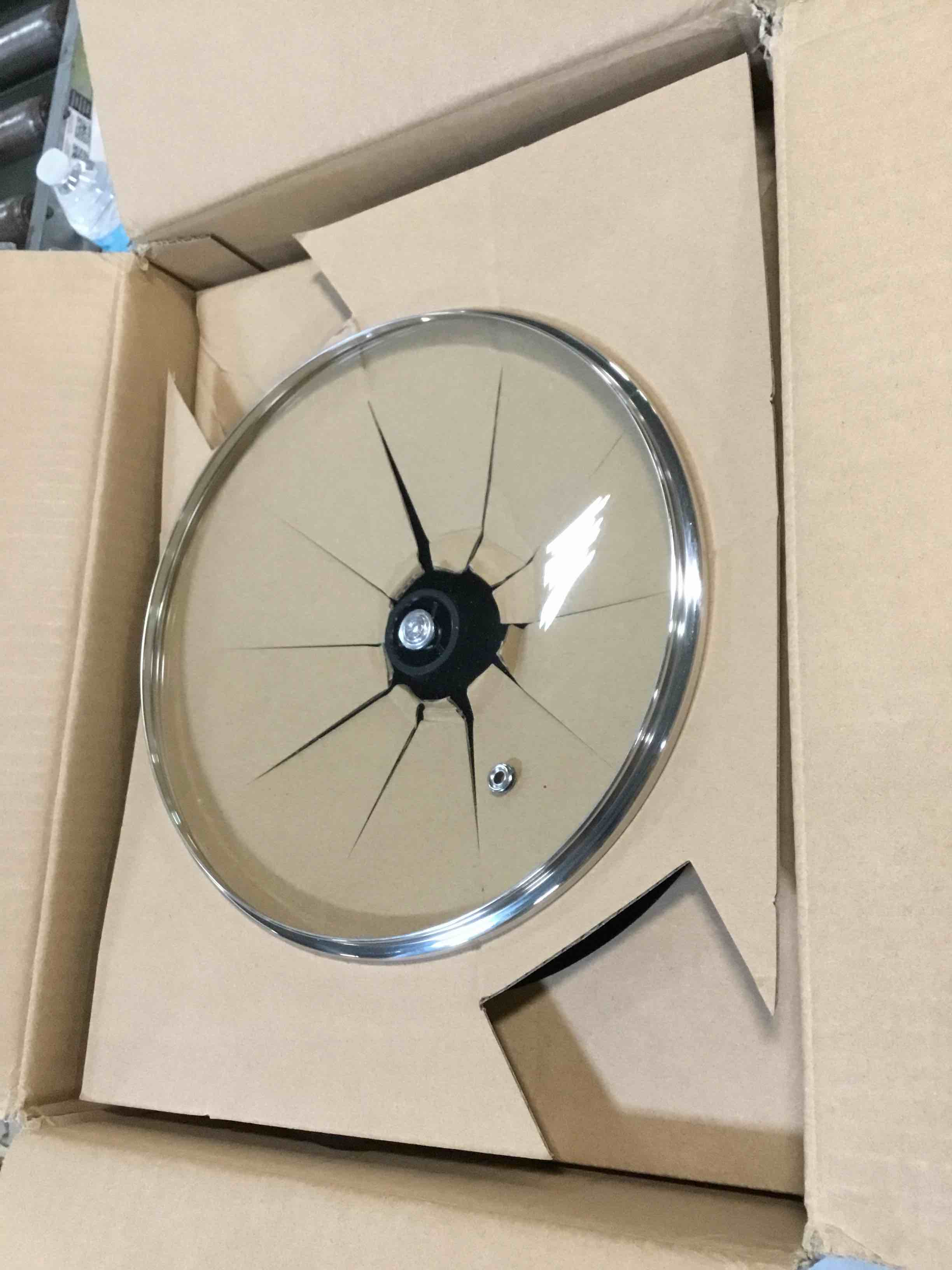 https://s3.amazonaws.com/lotting-images-prod/bidfta/RED6187830_1715023381878.jpeg