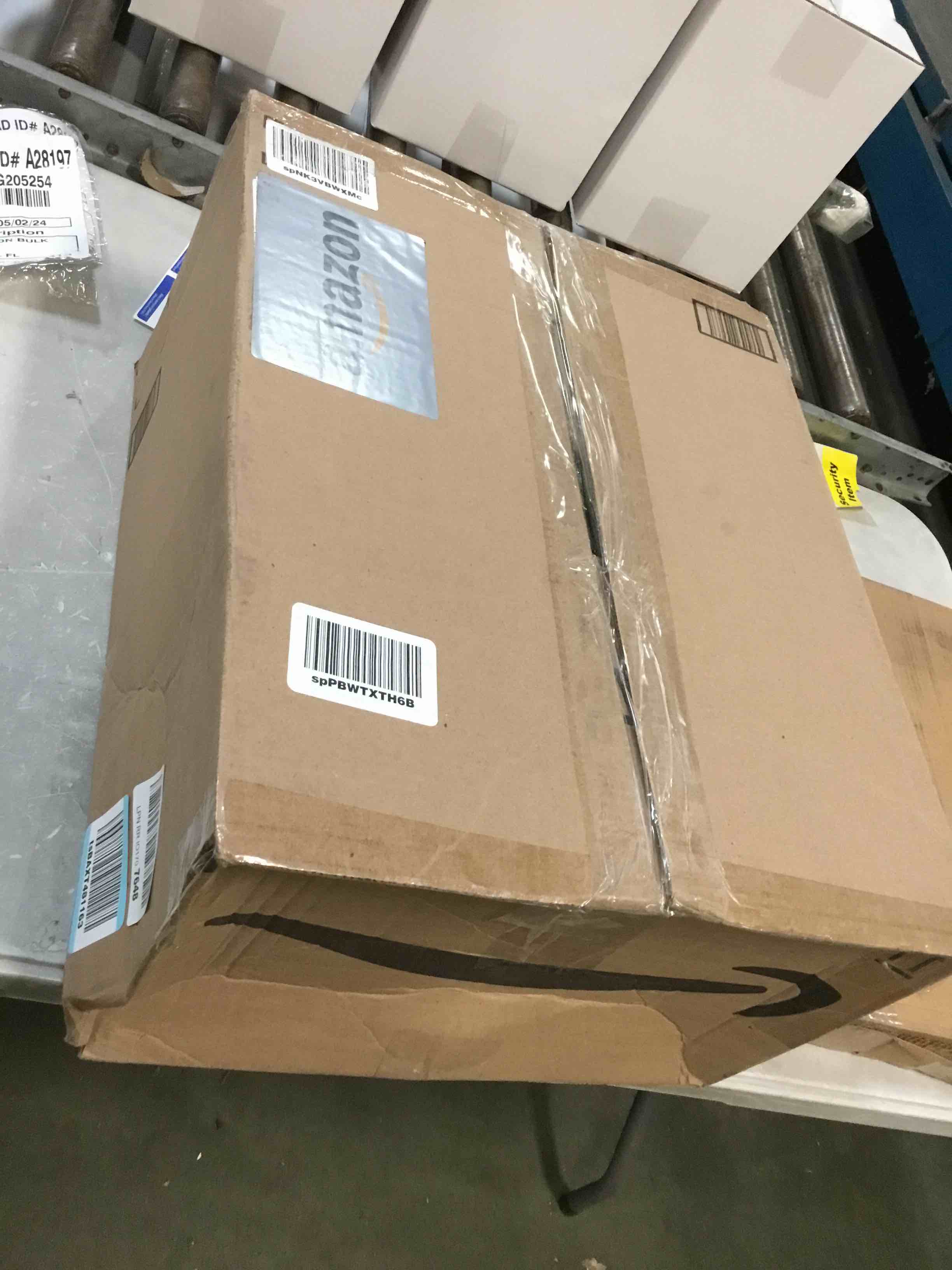 https://s3.amazonaws.com/lotting-images-prod/bidfta/RED6187899_1715086847908.jpeg