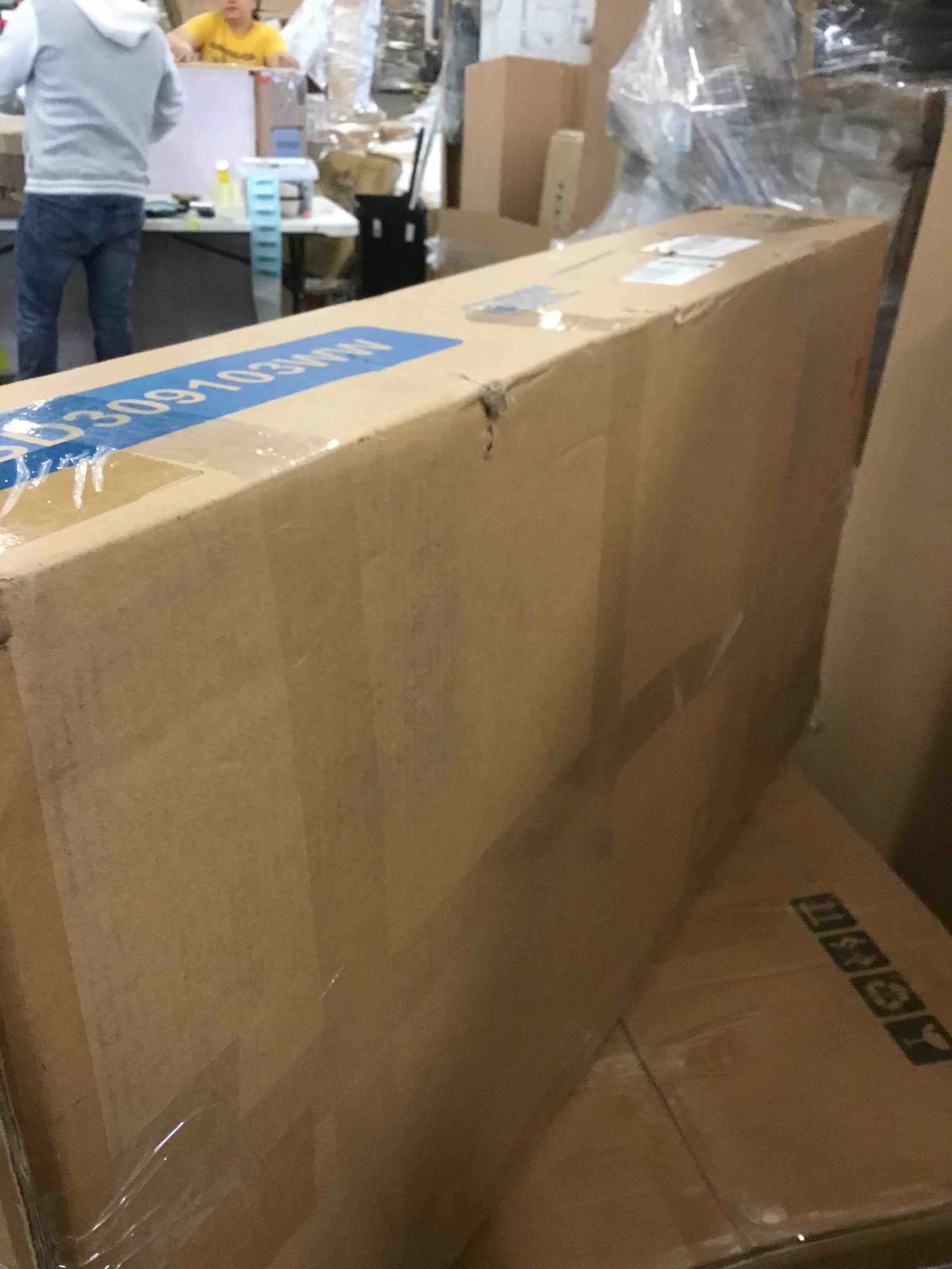 https://s3.amazonaws.com/lotting-images-prod/bidfta/RED6189637_1714134276126.jpeg