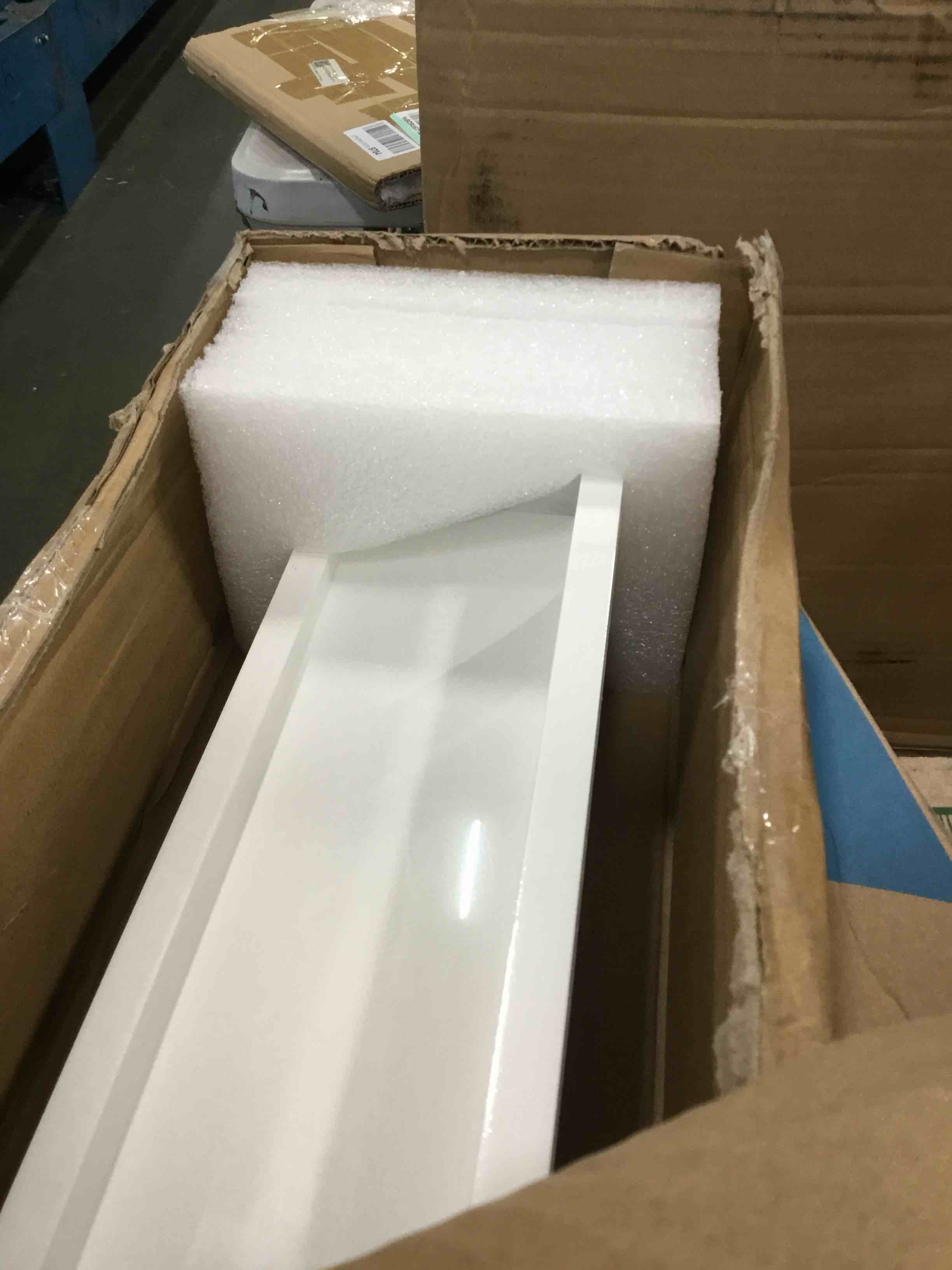 https://s3.amazonaws.com/lotting-images-prod/bidfta/RED6190331_1714397372104.jpeg