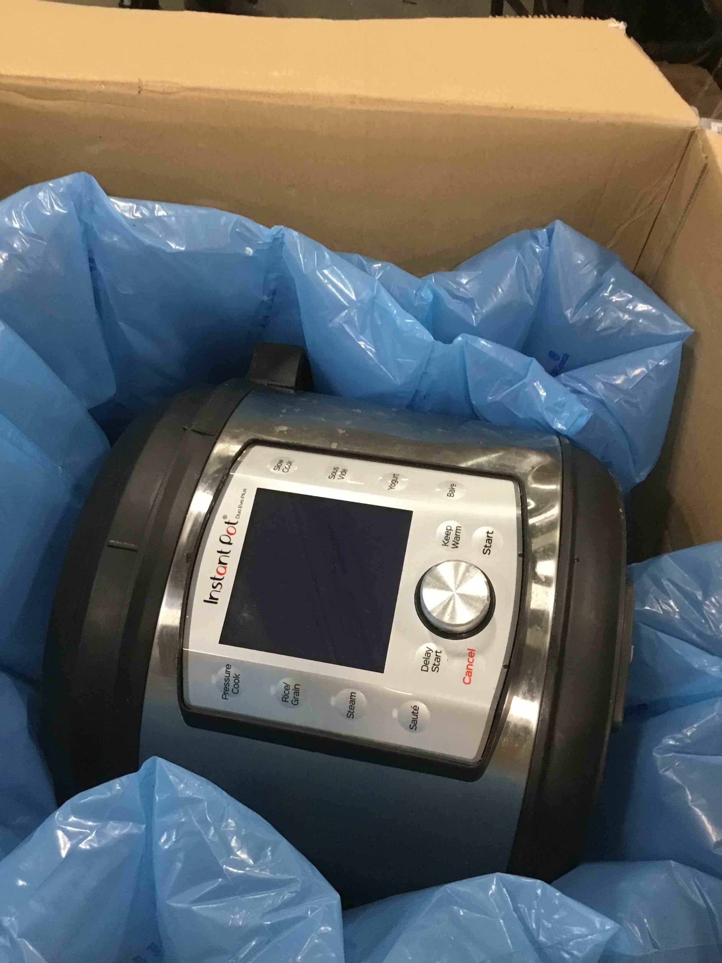 https://s3.amazonaws.com/lotting-images-prod/bidfta/RED6190539_1714487492165.jpeg