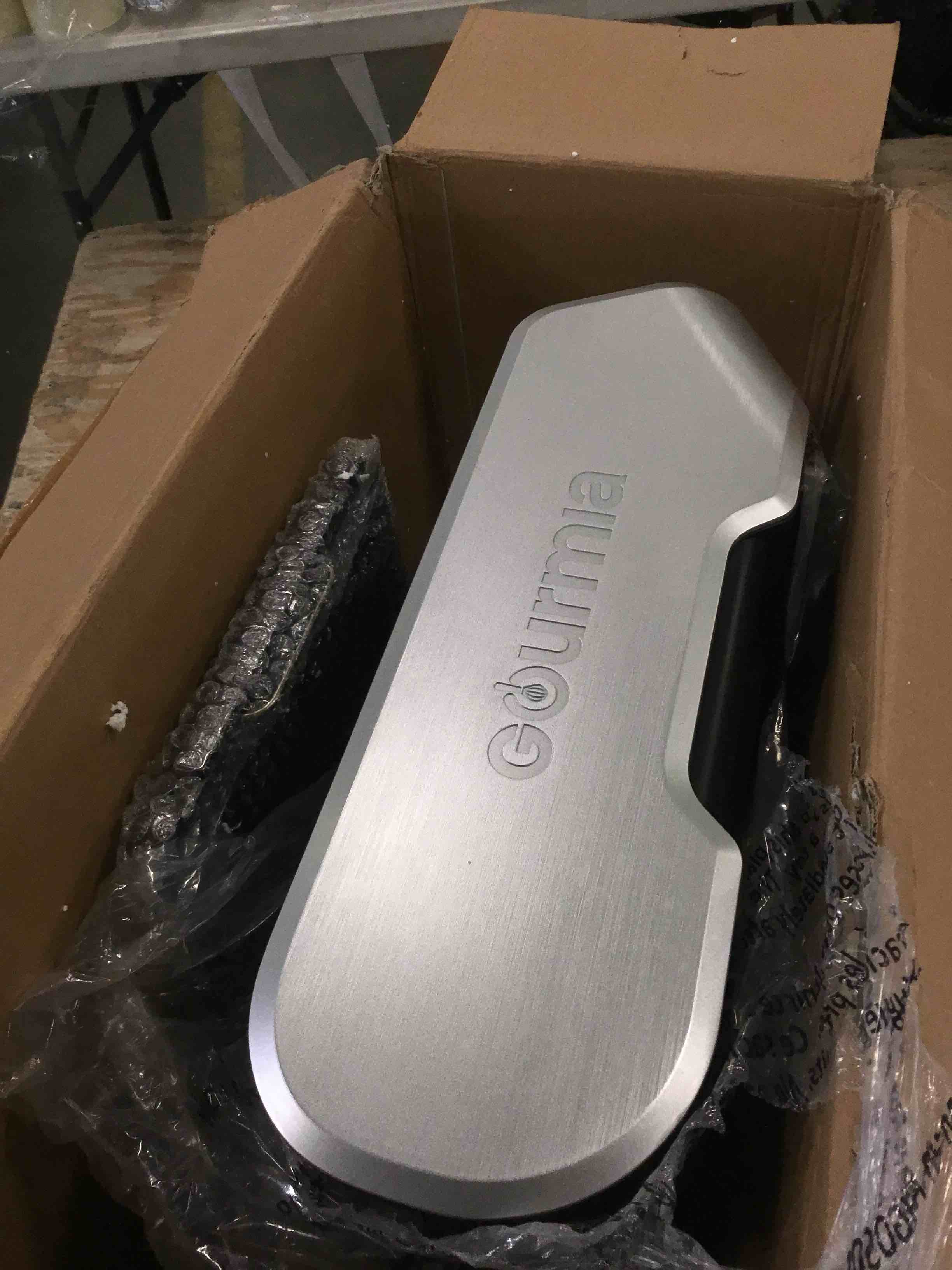 https://s3.amazonaws.com/lotting-images-prod/bidfta/RED6190604_1714495197658.jpeg