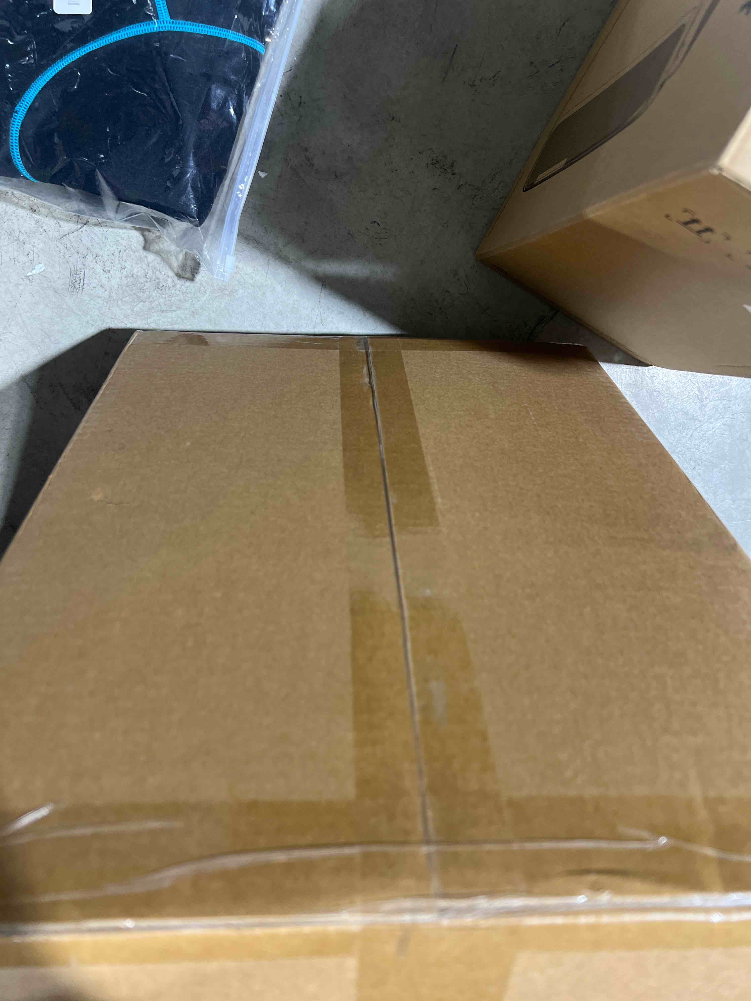 https://s3.amazonaws.com/lotting-images-prod/bidfta/RED6191100_1723339601473.jpeg