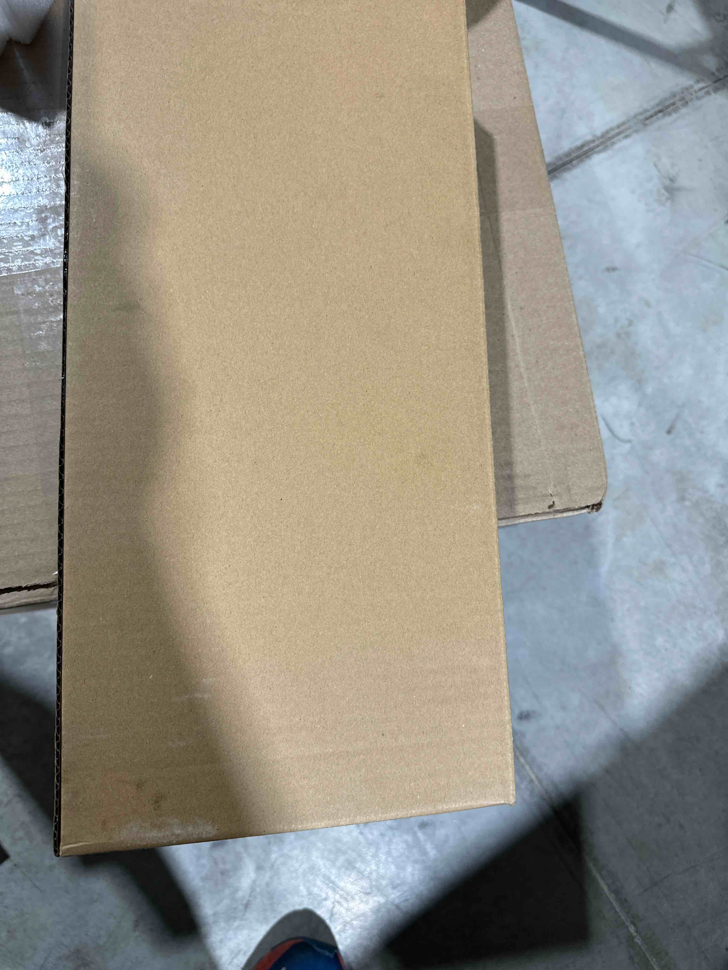 https://s3.amazonaws.com/lotting-images-prod/bidfta/RED6191155_1723423634461.jpeg