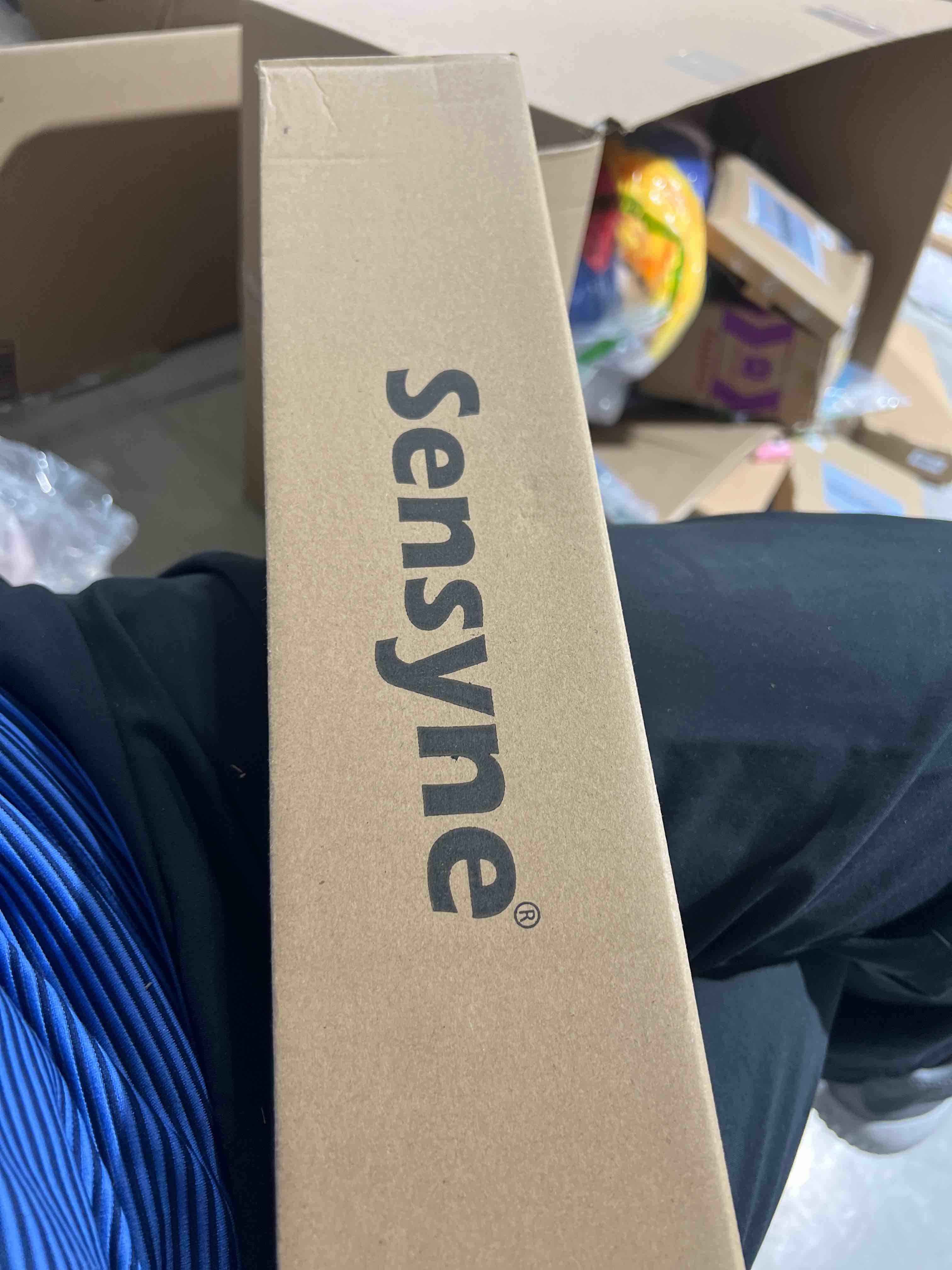 https://s3.amazonaws.com/lotting-images-prod/bidfta/RED6191585_1725396323404.jpeg