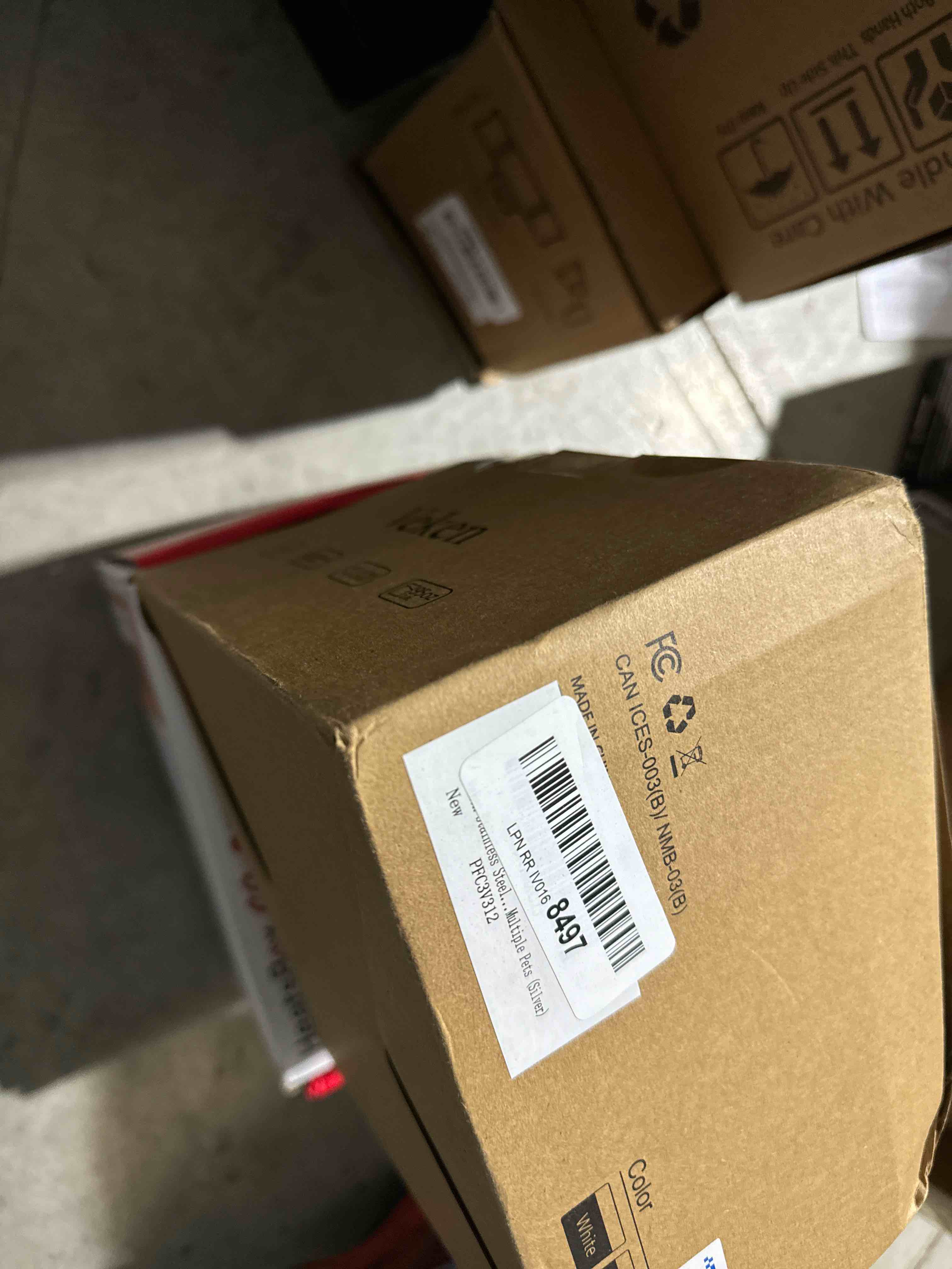 https://s3.amazonaws.com/lotting-images-prod/bidfta/RED6191717_1728504214242.jpeg