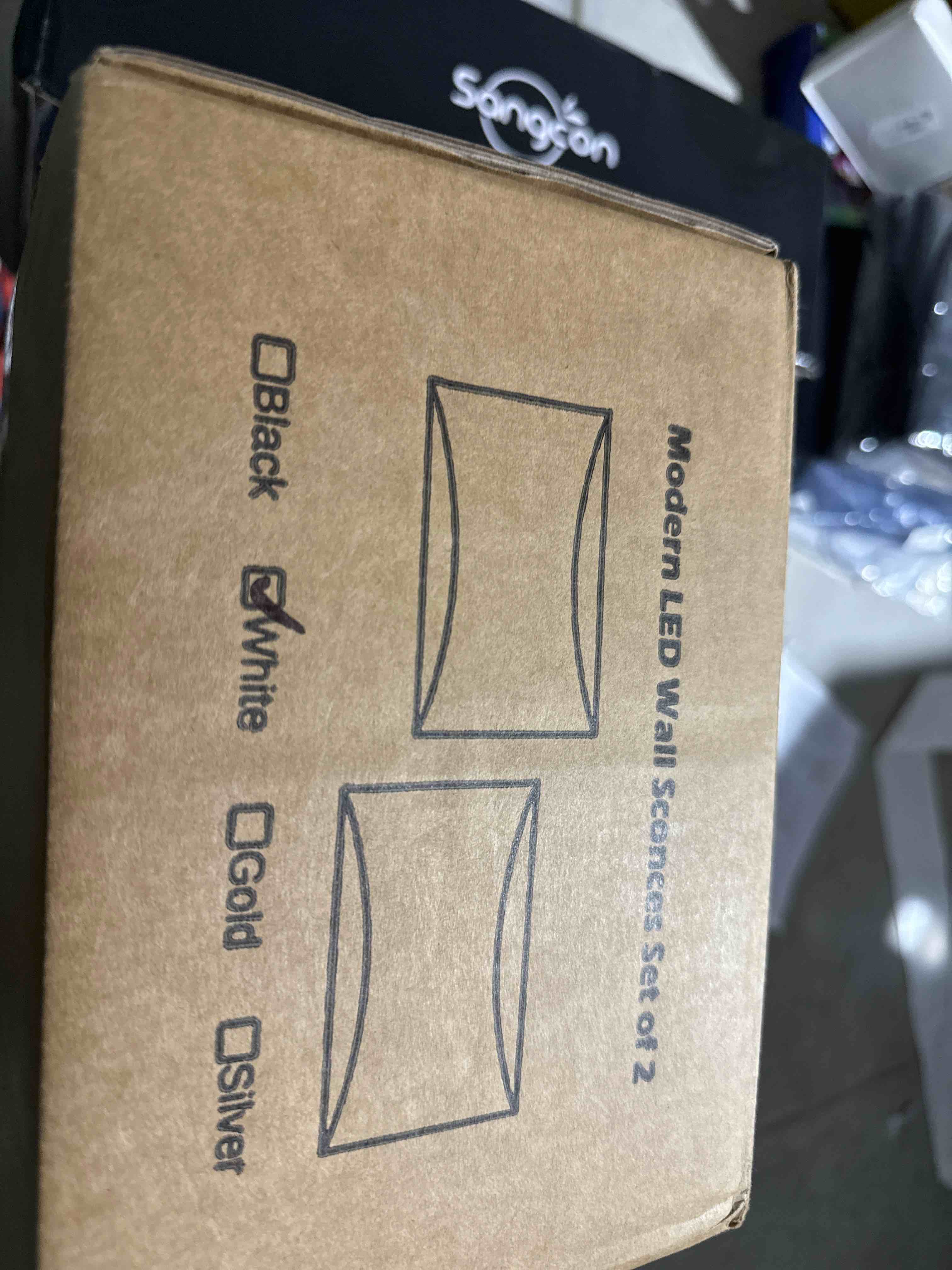 https://s3.amazonaws.com/lotting-images-prod/bidfta/RED6191734_1728510263439.jpeg