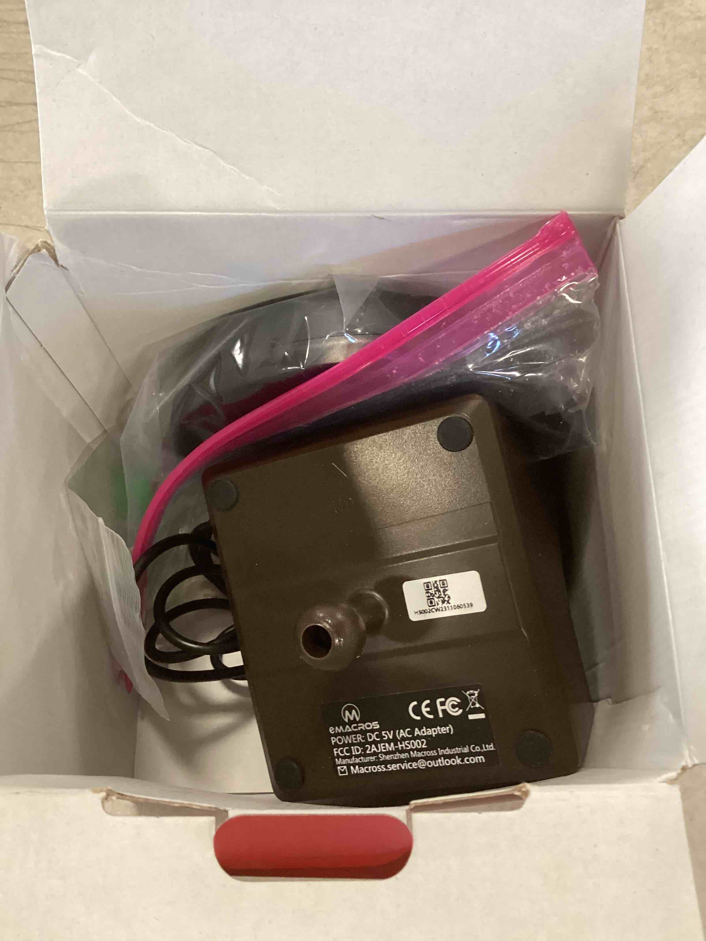 https://s3.amazonaws.com/lotting-images-prod/bidfta/RED6194328_1714047228091.jpeg