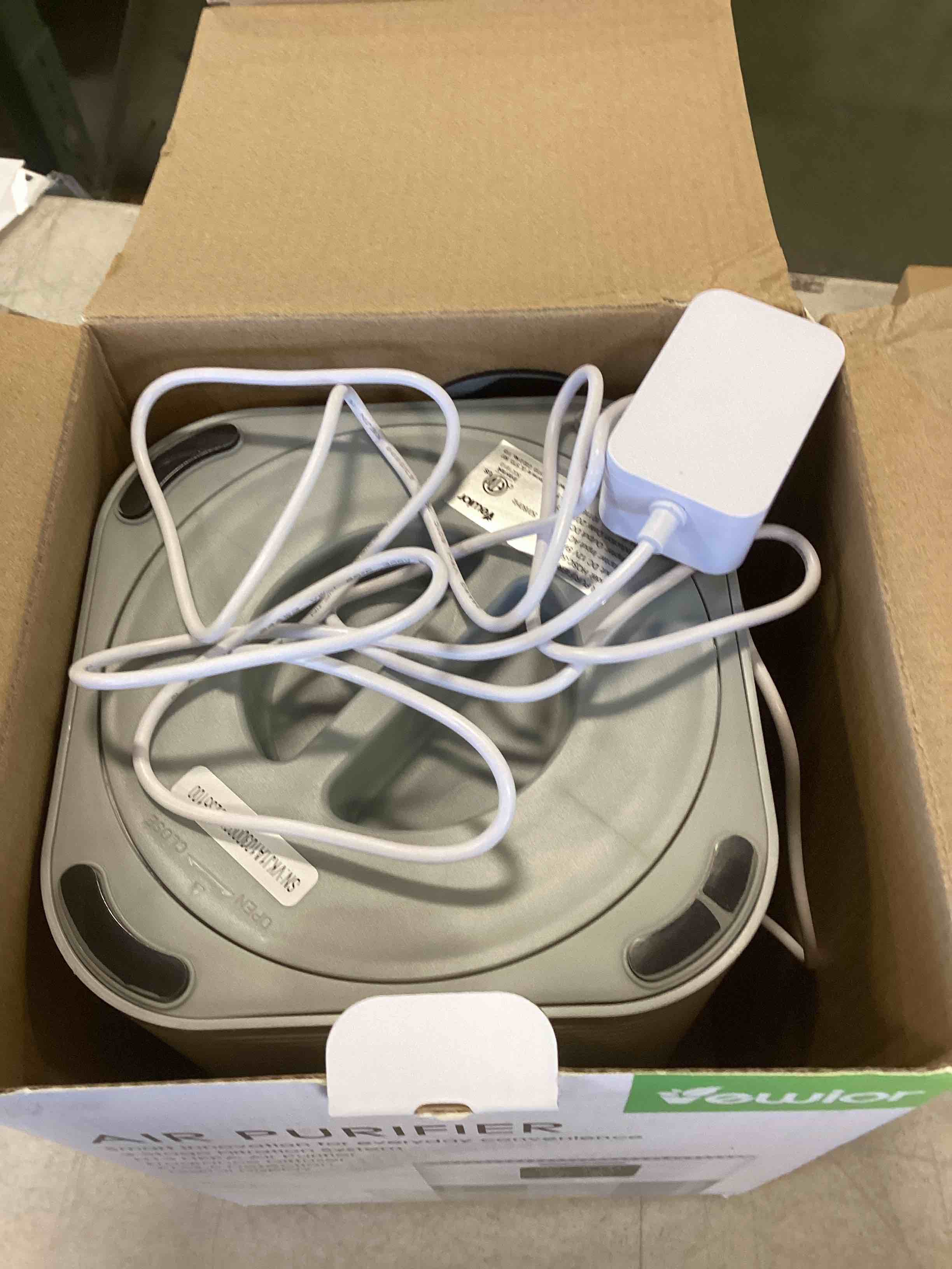 https://s3.amazonaws.com/lotting-images-prod/bidfta/RED6194527_1714073388701.jpeg