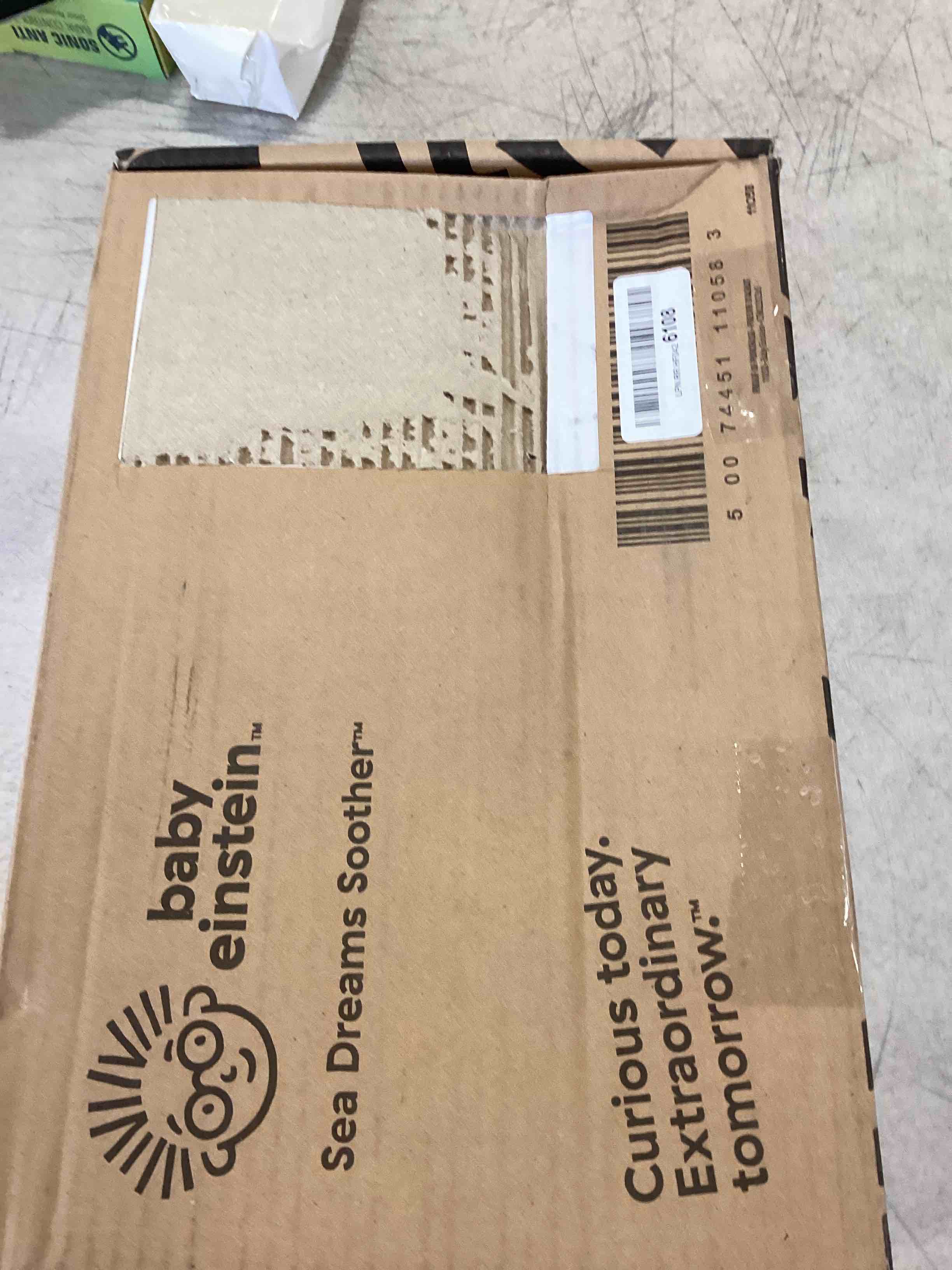 https://s3.amazonaws.com/lotting-images-prod/bidfta/RED6194875_1714154210247.jpeg