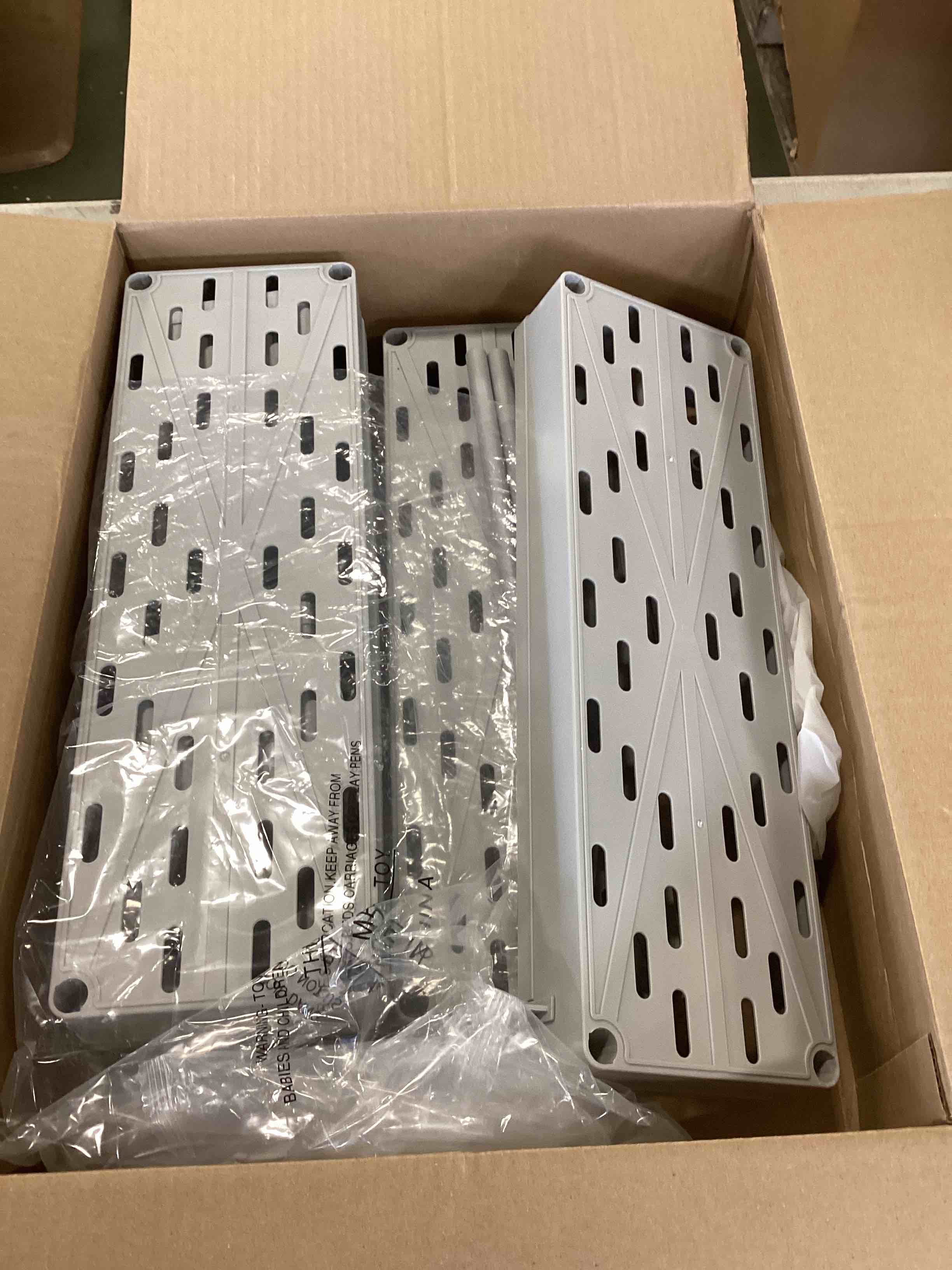 https://s3.amazonaws.com/lotting-images-prod/bidfta/RED6194878_1714155821858.jpeg