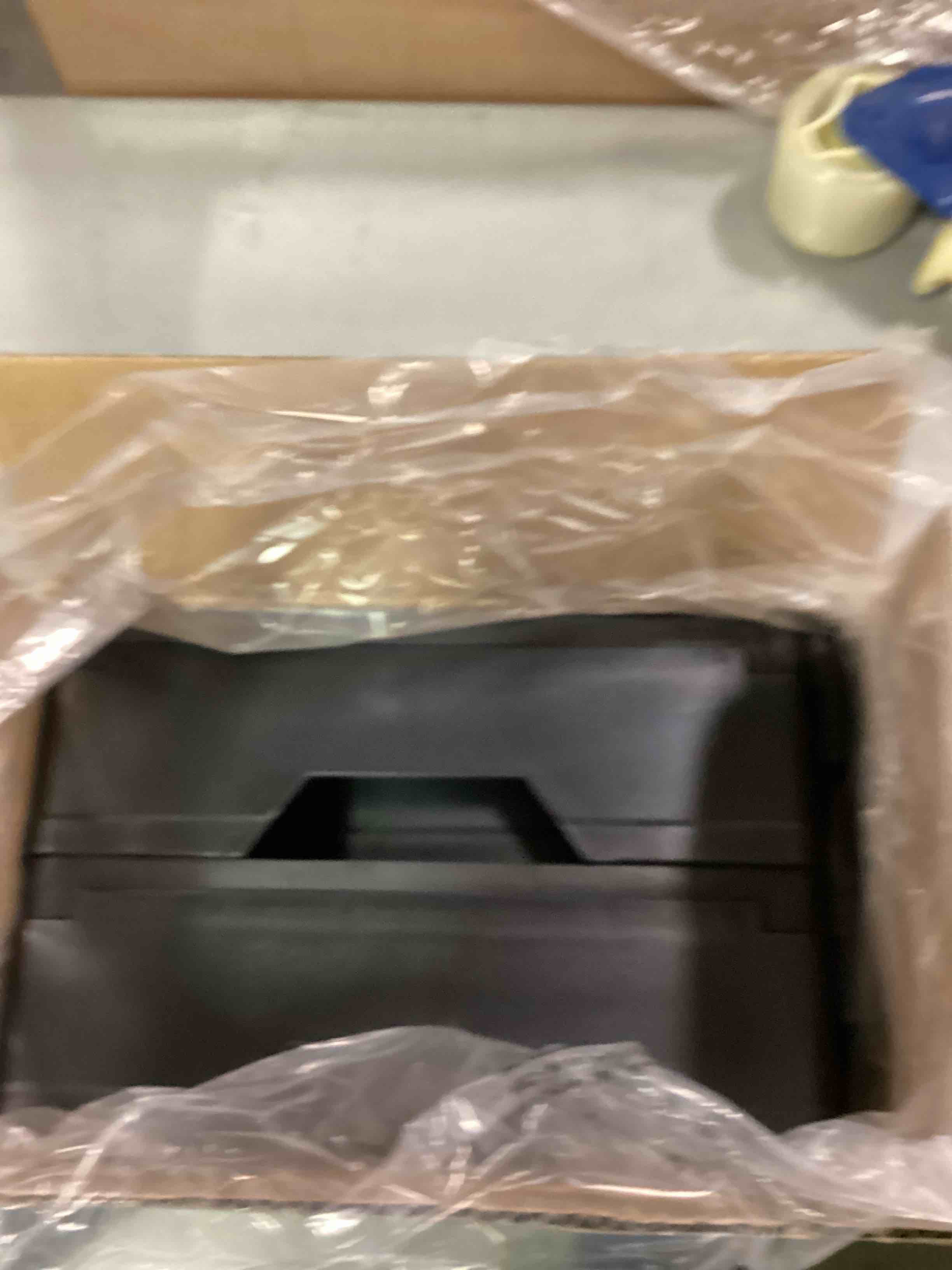 https://s3.amazonaws.com/lotting-images-prod/bidfta/RED6197489_1714588490215.jpeg