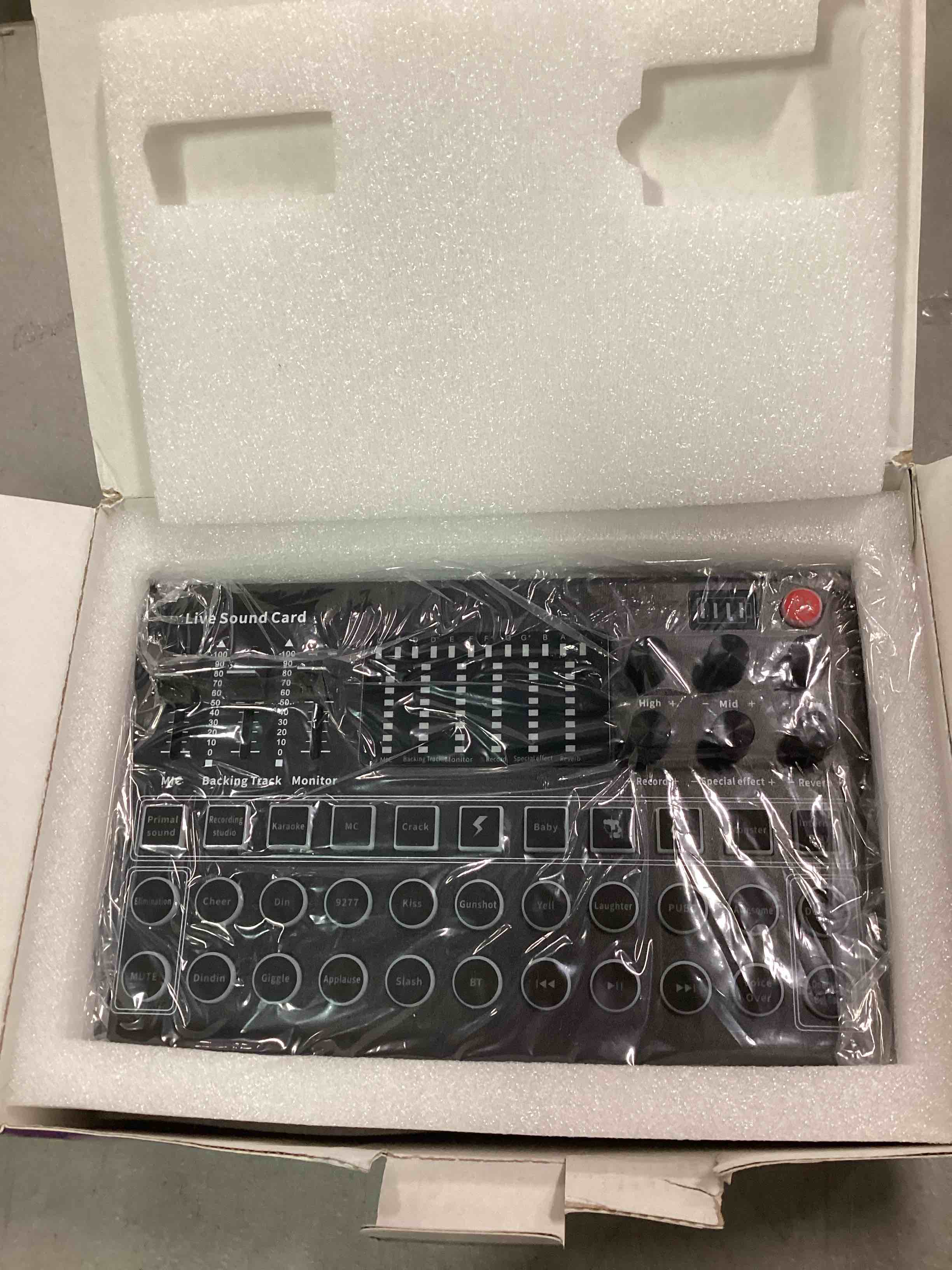 https://s3.amazonaws.com/lotting-images-prod/bidfta/RED6197762_1714746521885.jpeg
