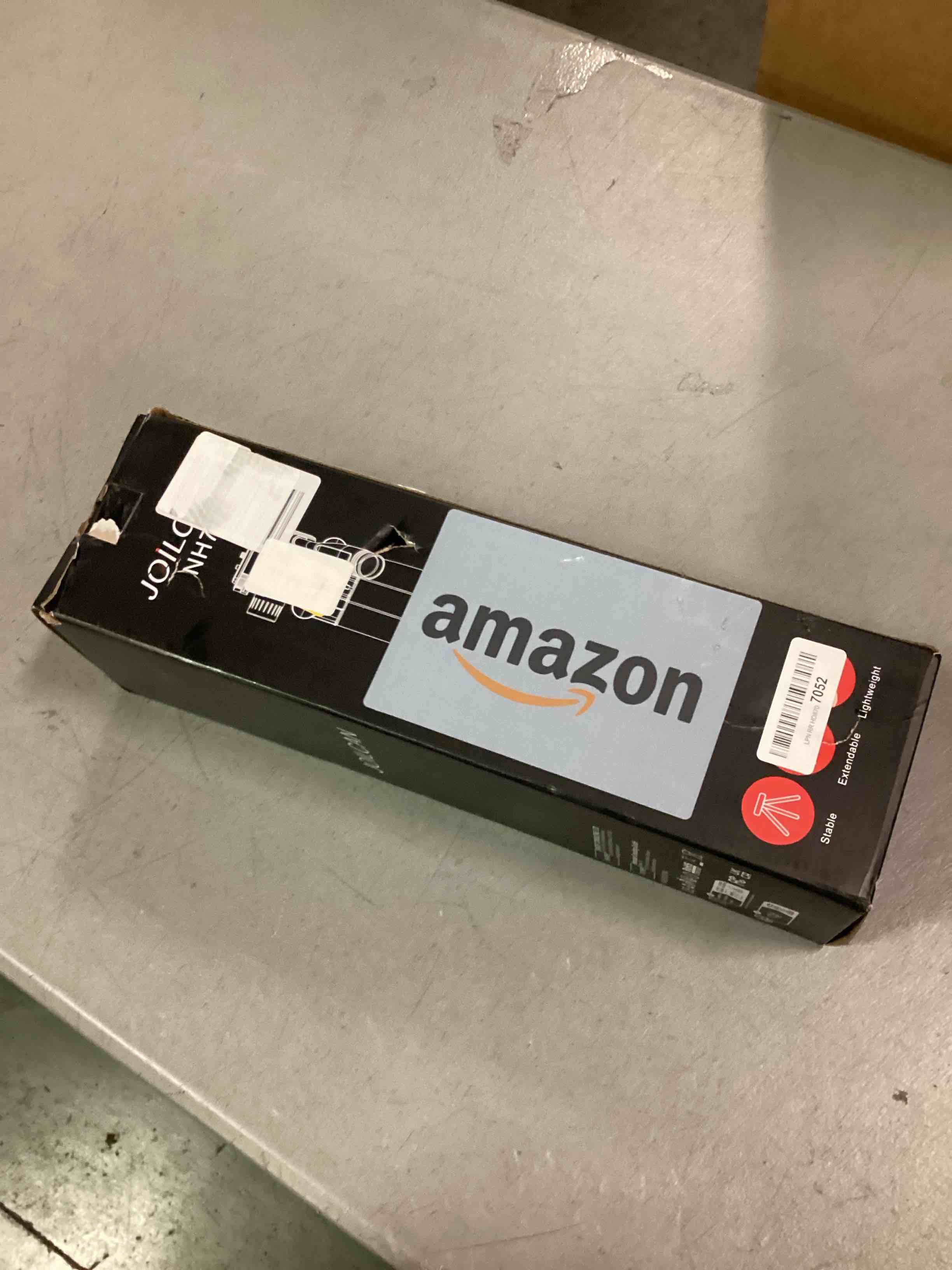 https://s3.amazonaws.com/lotting-images-prod/bidfta/RED6197949_1714998527334.jpeg