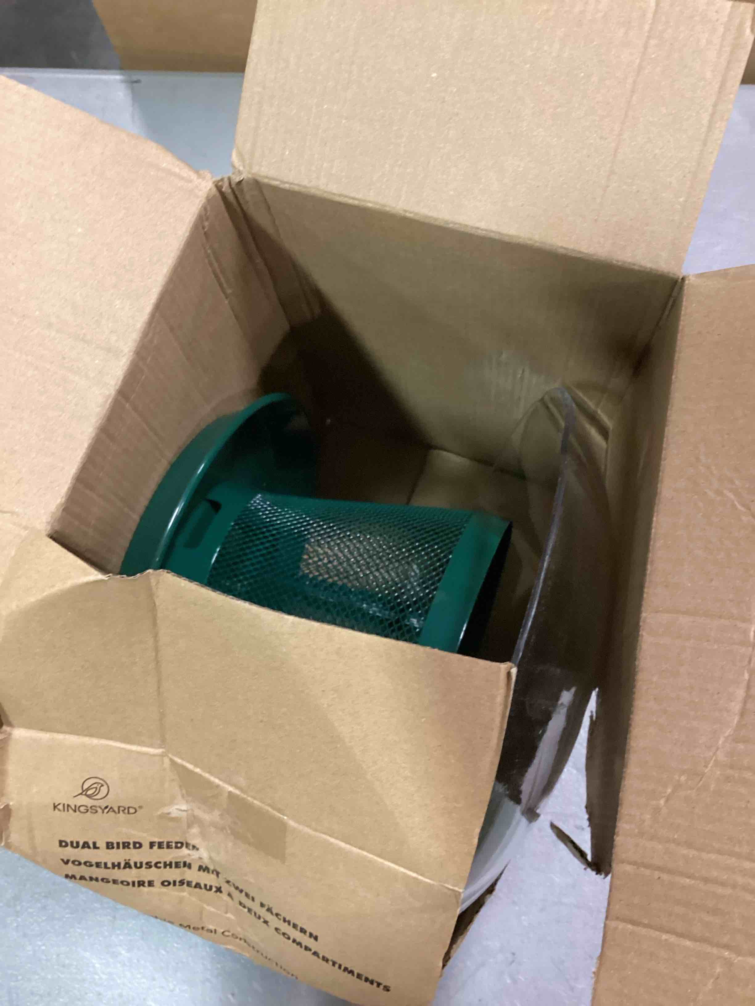 https://s3.amazonaws.com/lotting-images-prod/bidfta/RED6197977_1715002060814.jpeg