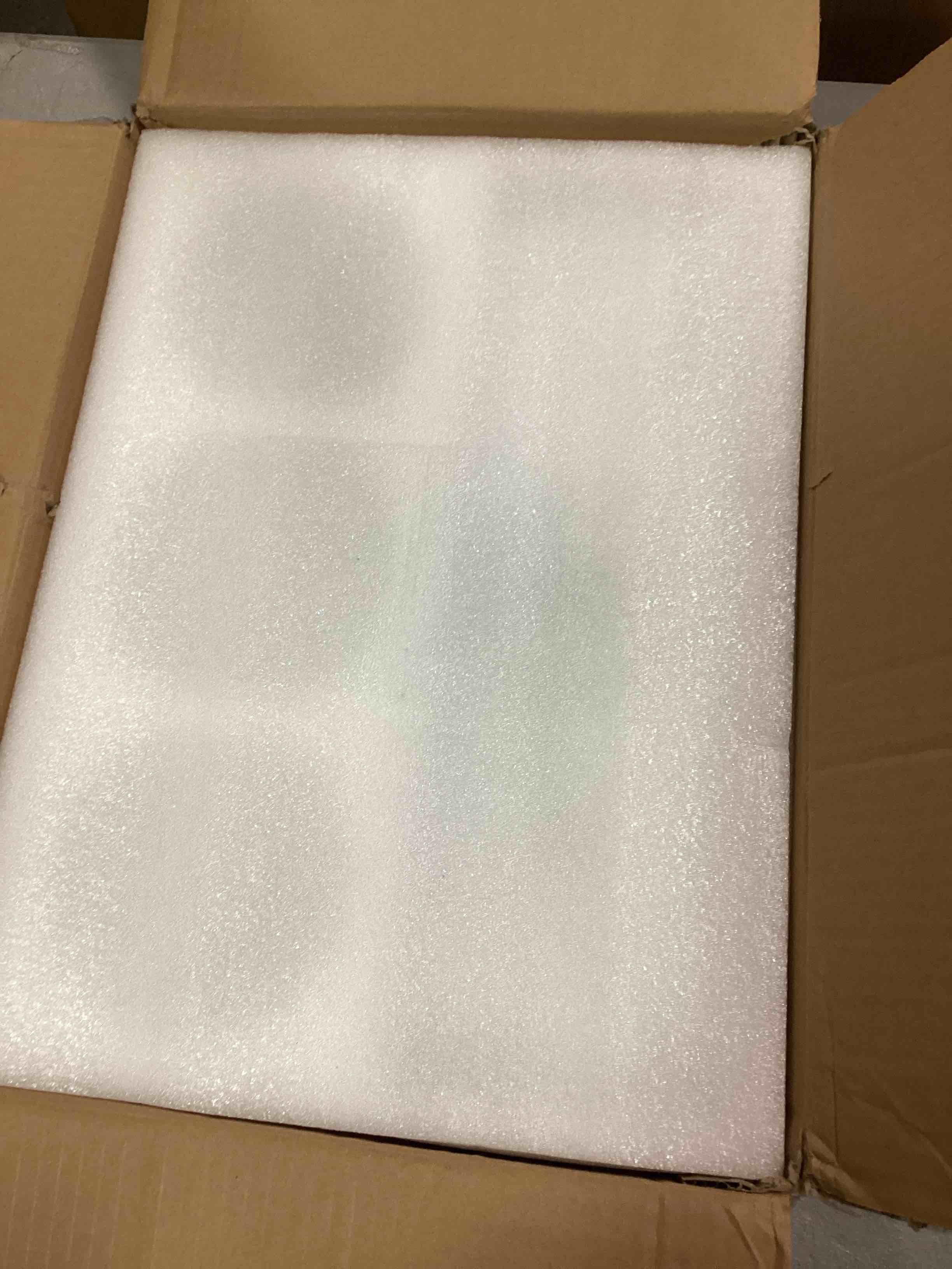 https://s3.amazonaws.com/lotting-images-prod/bidfta/RED6198171_1715017516961.jpeg