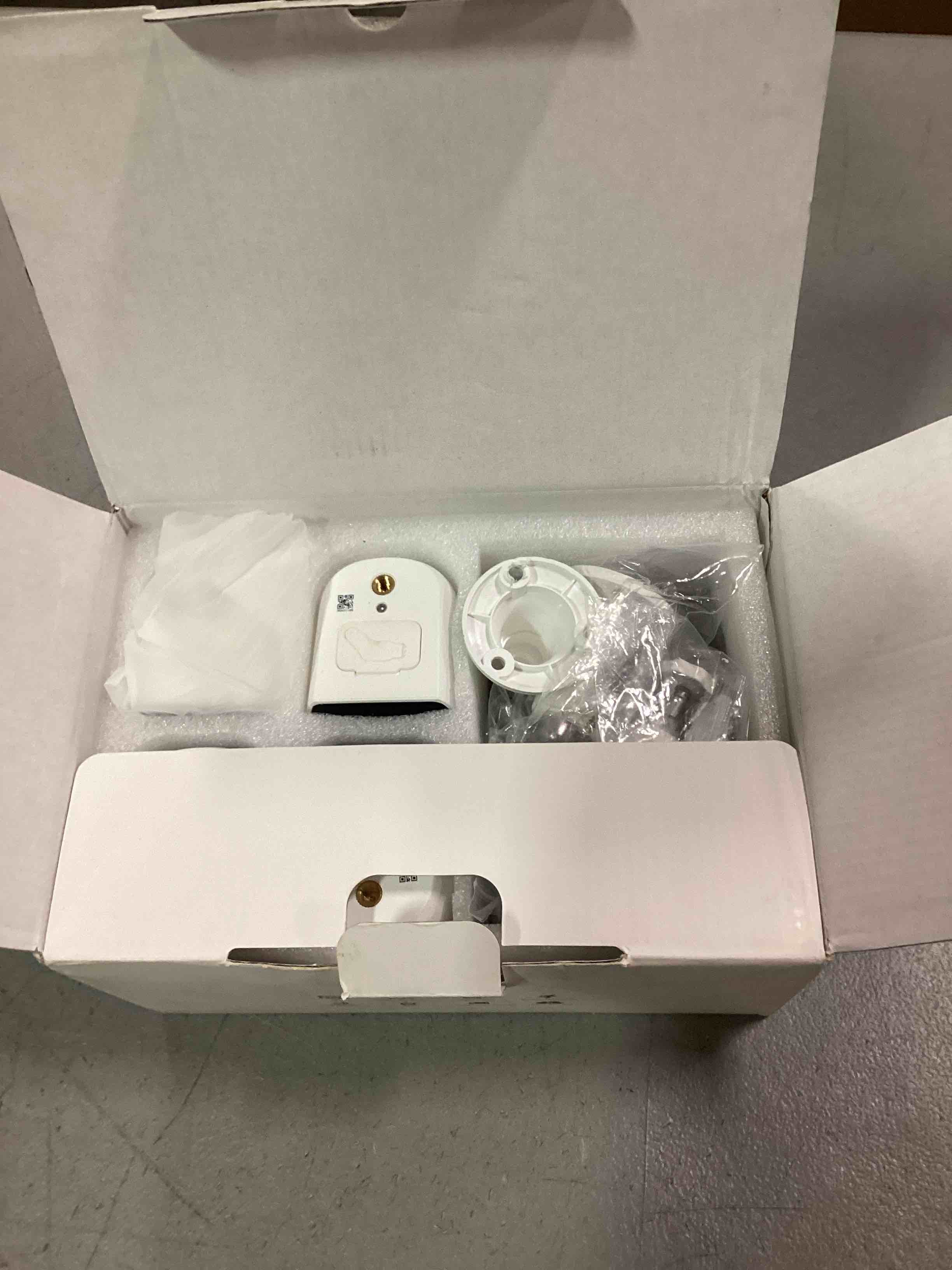 https://s3.amazonaws.com/lotting-images-prod/bidfta/RED6198219_1715021448205.jpeg