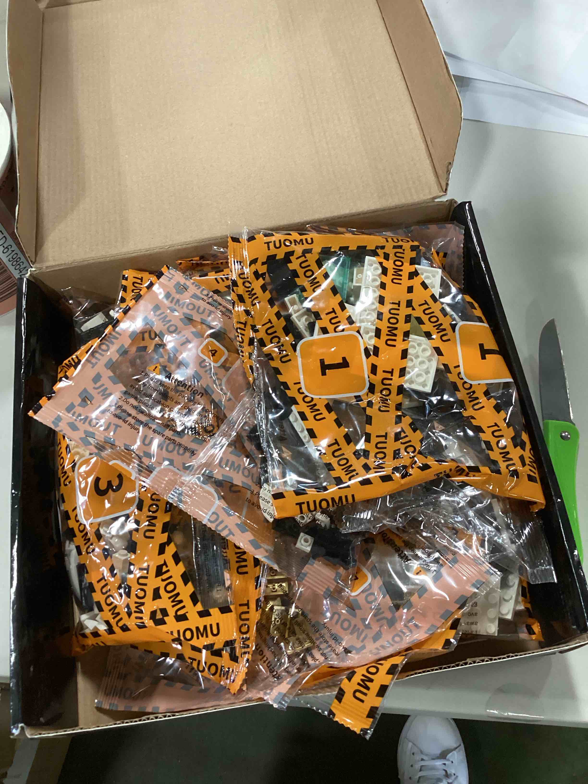 https://s3.amazonaws.com/lotting-images-prod/bidfta/RED6198635_1714419056127.jpeg