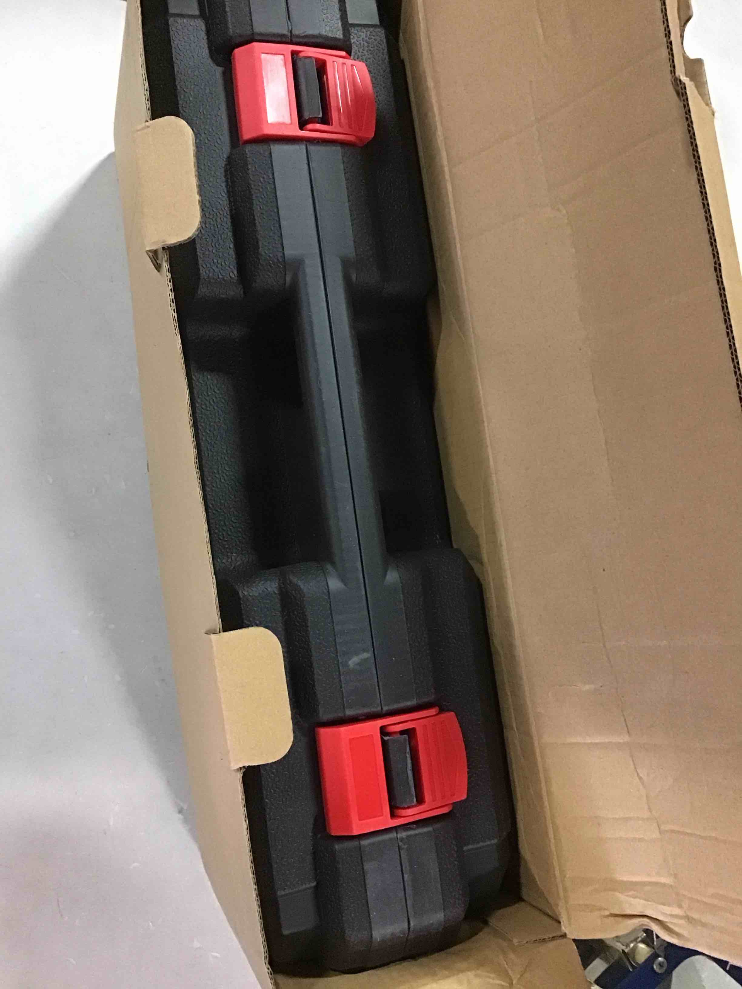 https://s3.amazonaws.com/lotting-images-prod/bidfta/RED6199068_1715795849169.jpeg