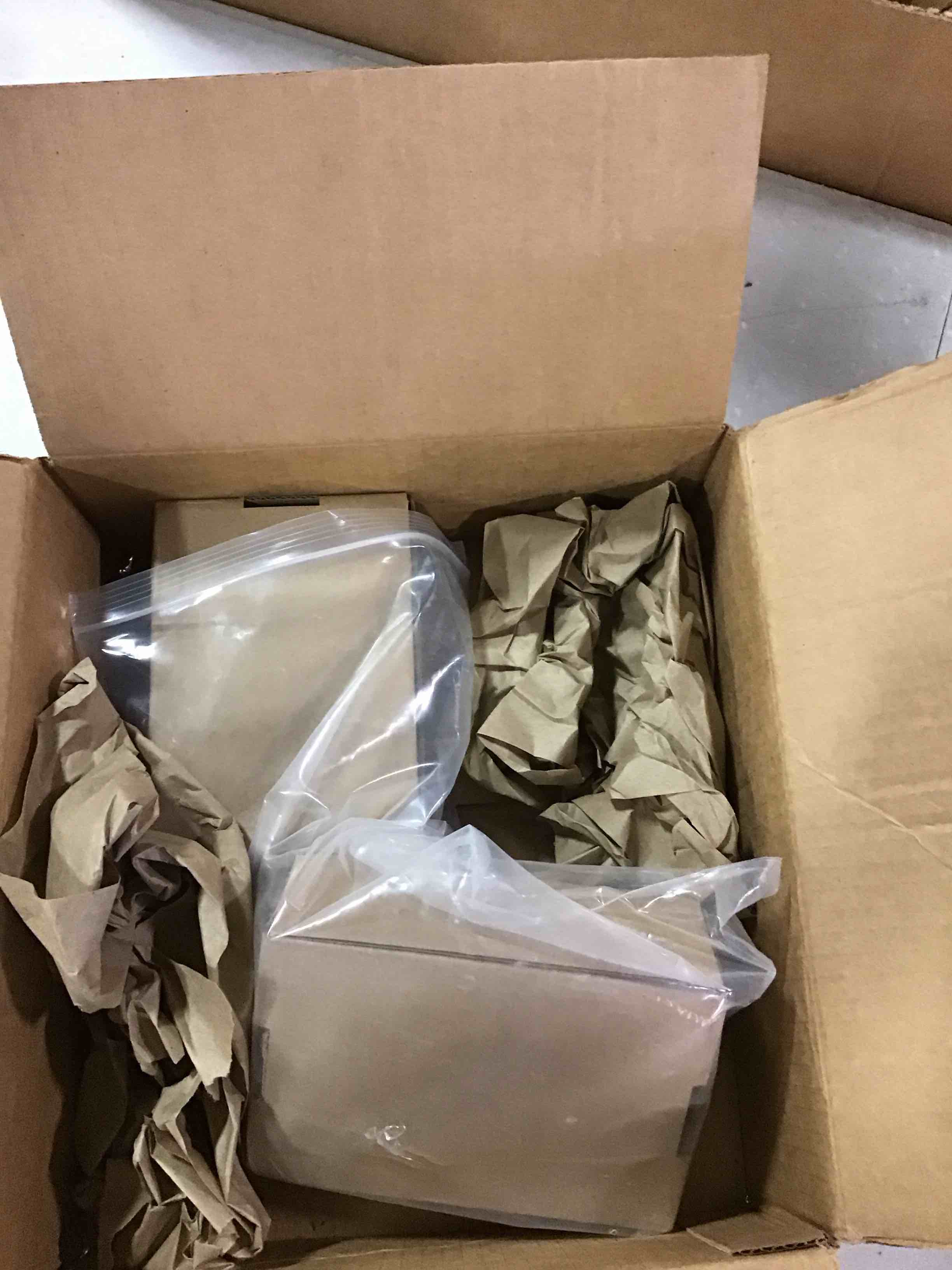 https://s3.amazonaws.com/lotting-images-prod/bidfta/RED6199123_1715803306180.jpeg