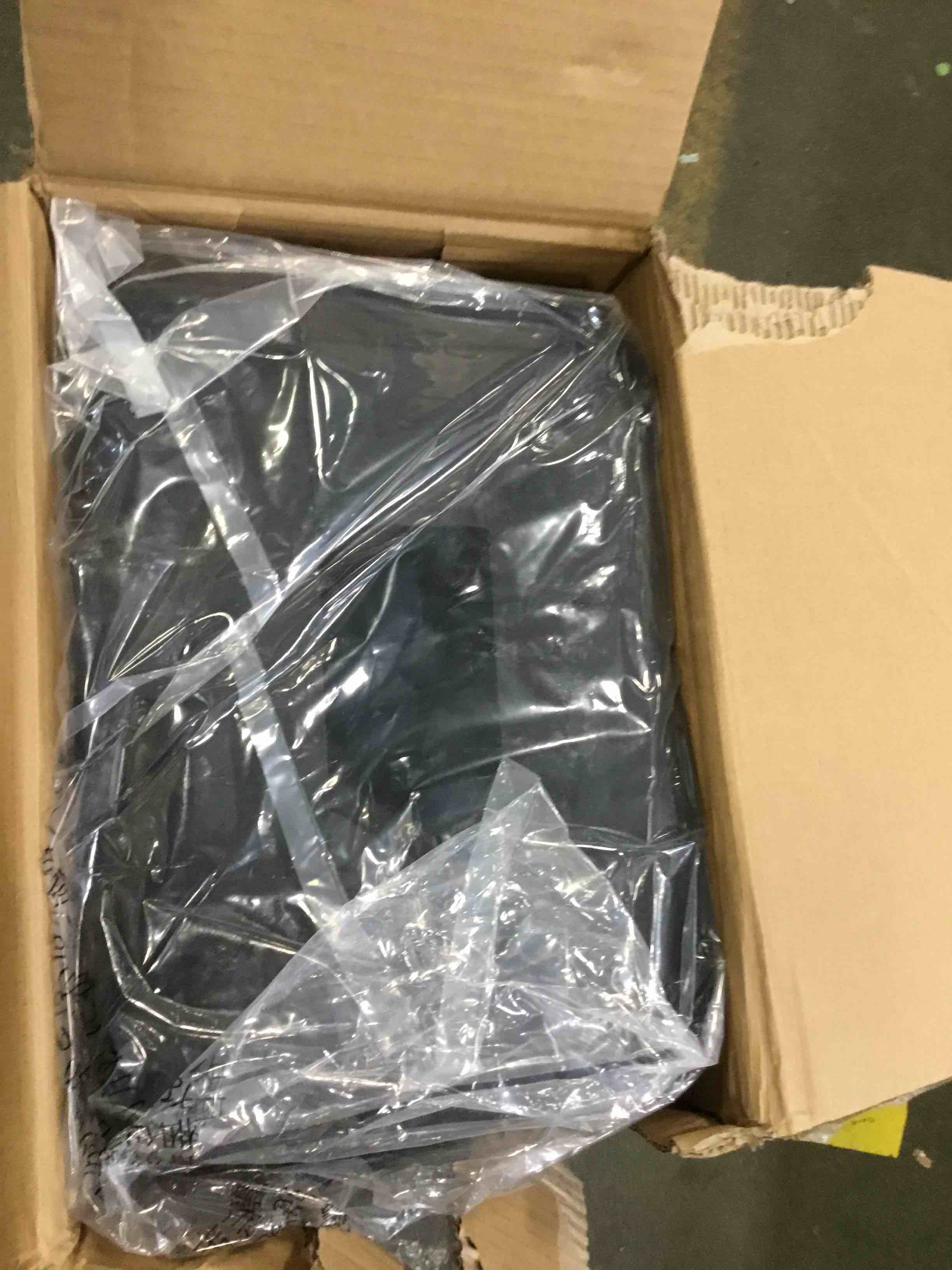 https://s3.amazonaws.com/lotting-images-prod/bidfta/RED6199768_1716052906203.jpeg
