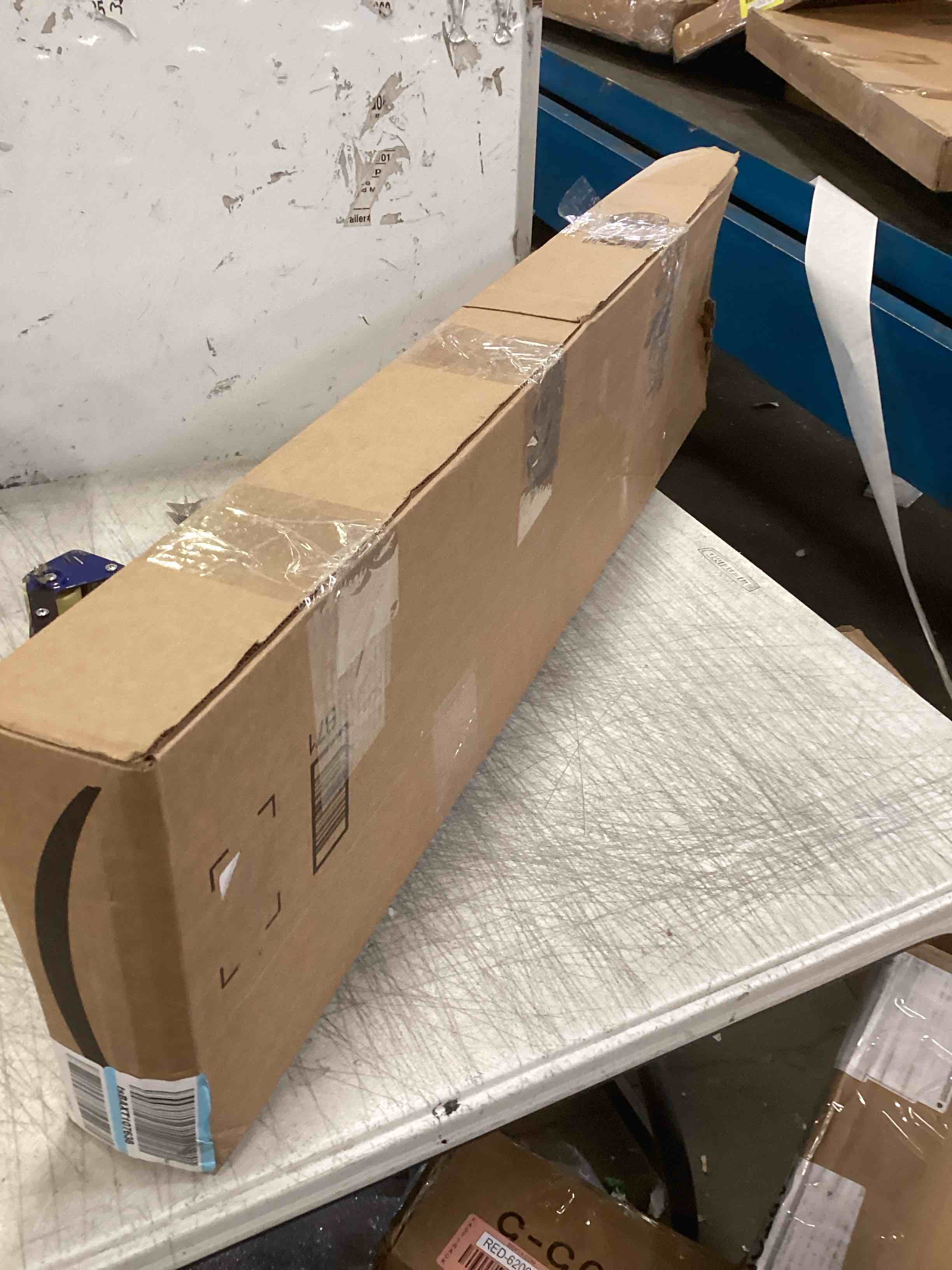 https://s3.amazonaws.com/lotting-images-prod/bidfta/RED6200101_1711651670079.jpeg