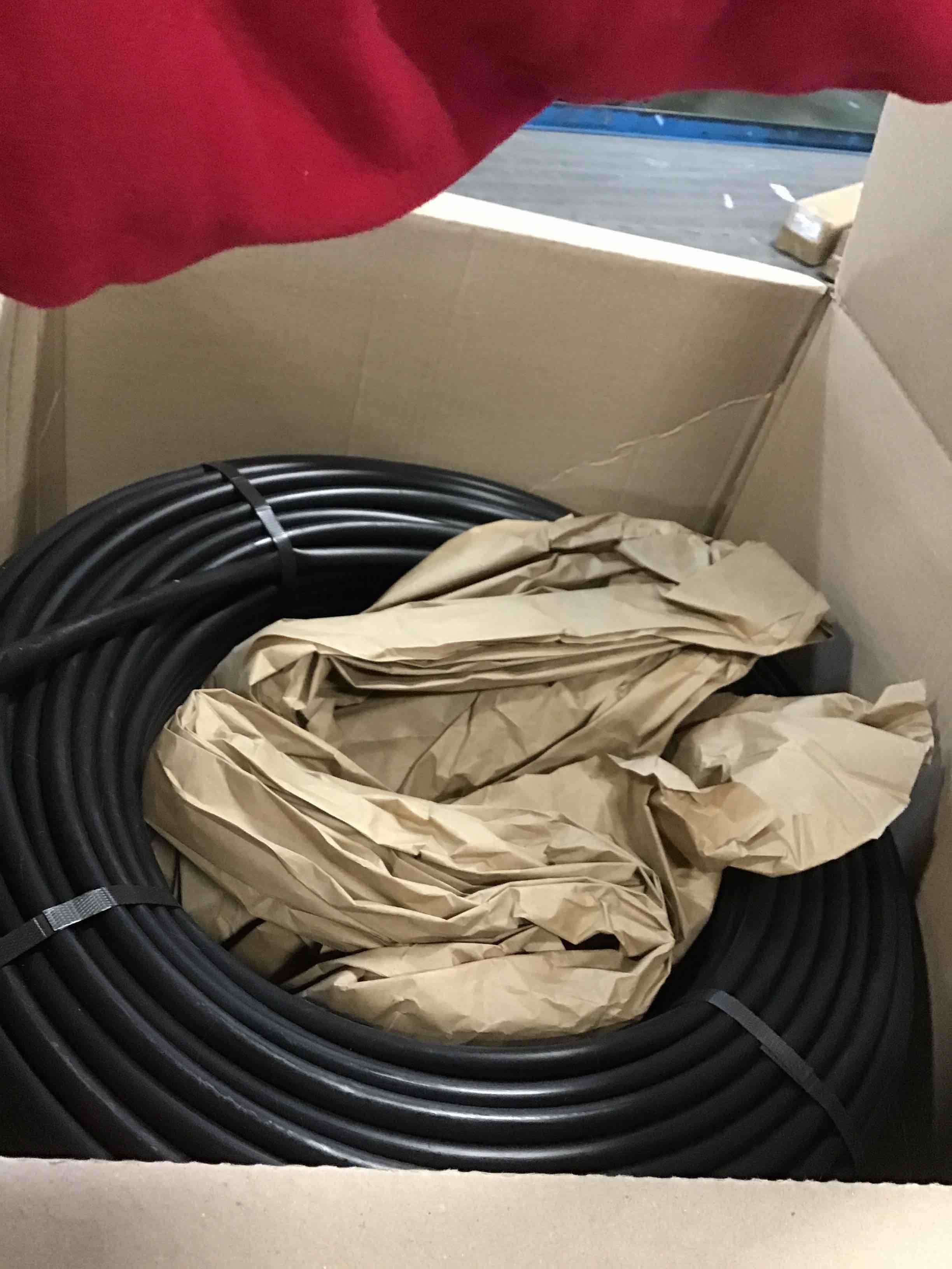 https://s3.amazonaws.com/lotting-images-prod/bidfta/RED6200792_1712408703587.jpeg