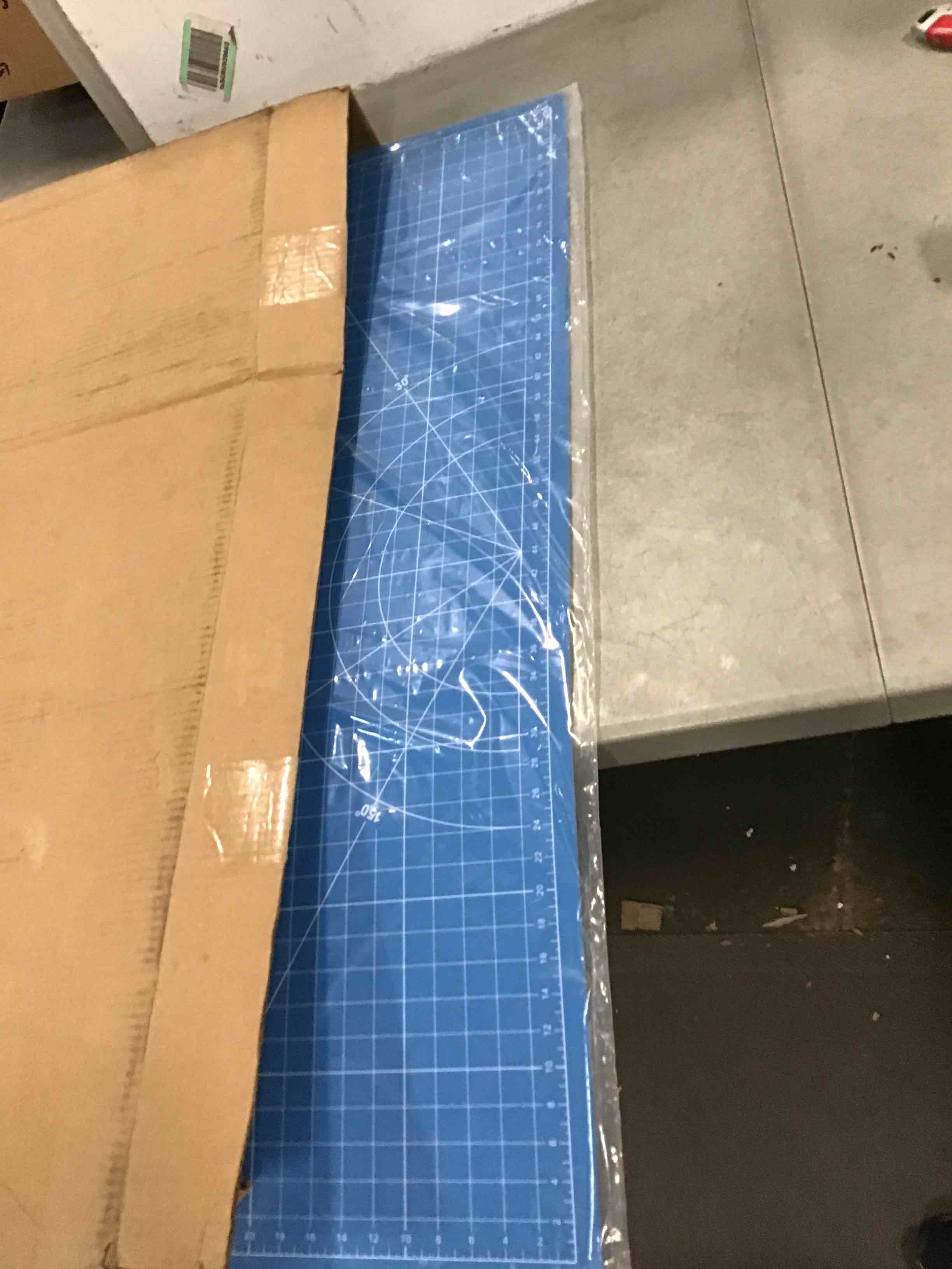 https://s3.amazonaws.com/lotting-images-prod/bidfta/RED6200823_1712414527303.jpeg