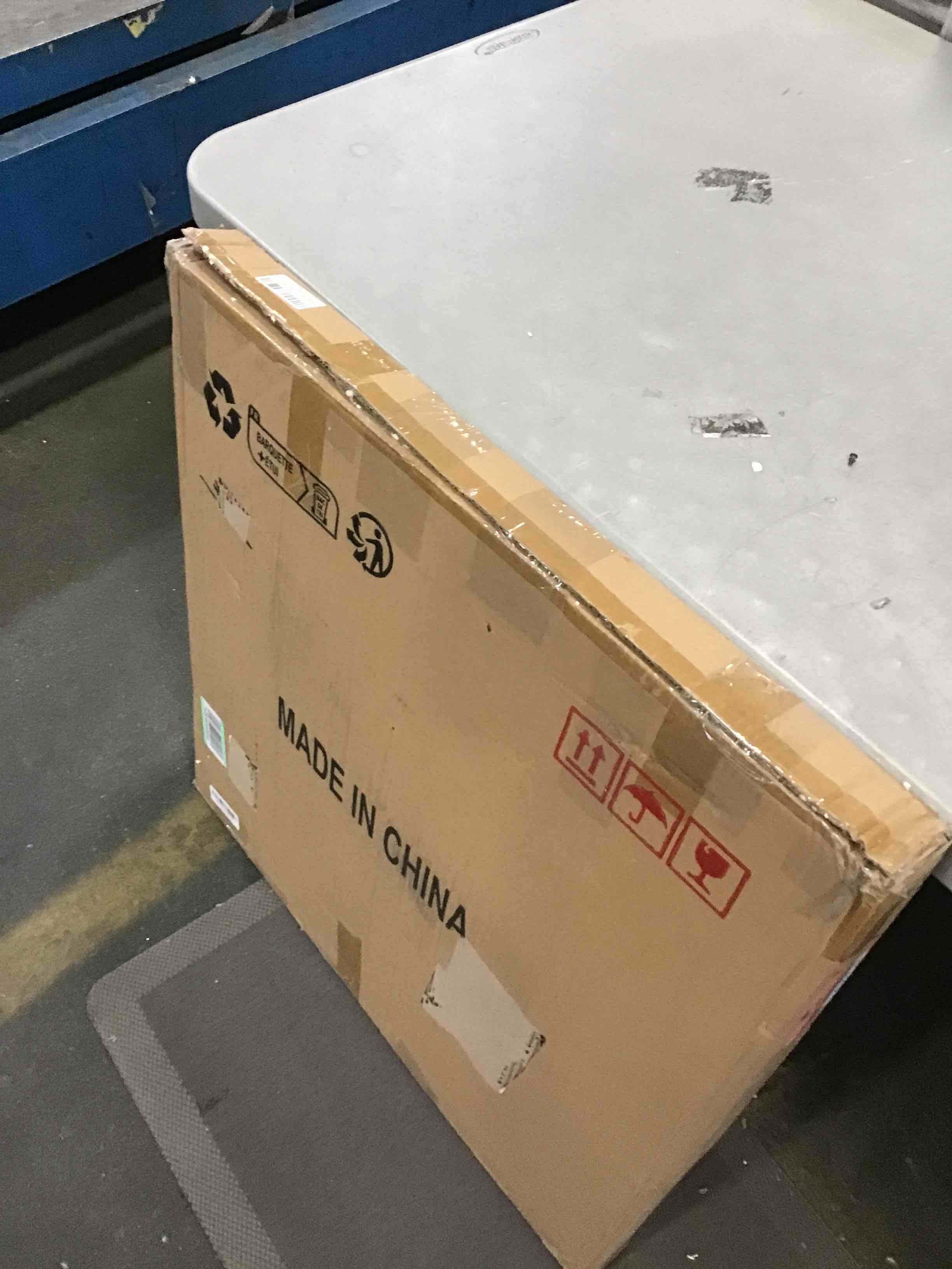 https://s3.amazonaws.com/lotting-images-prod/bidfta/RED6200833_1712415914891.jpeg