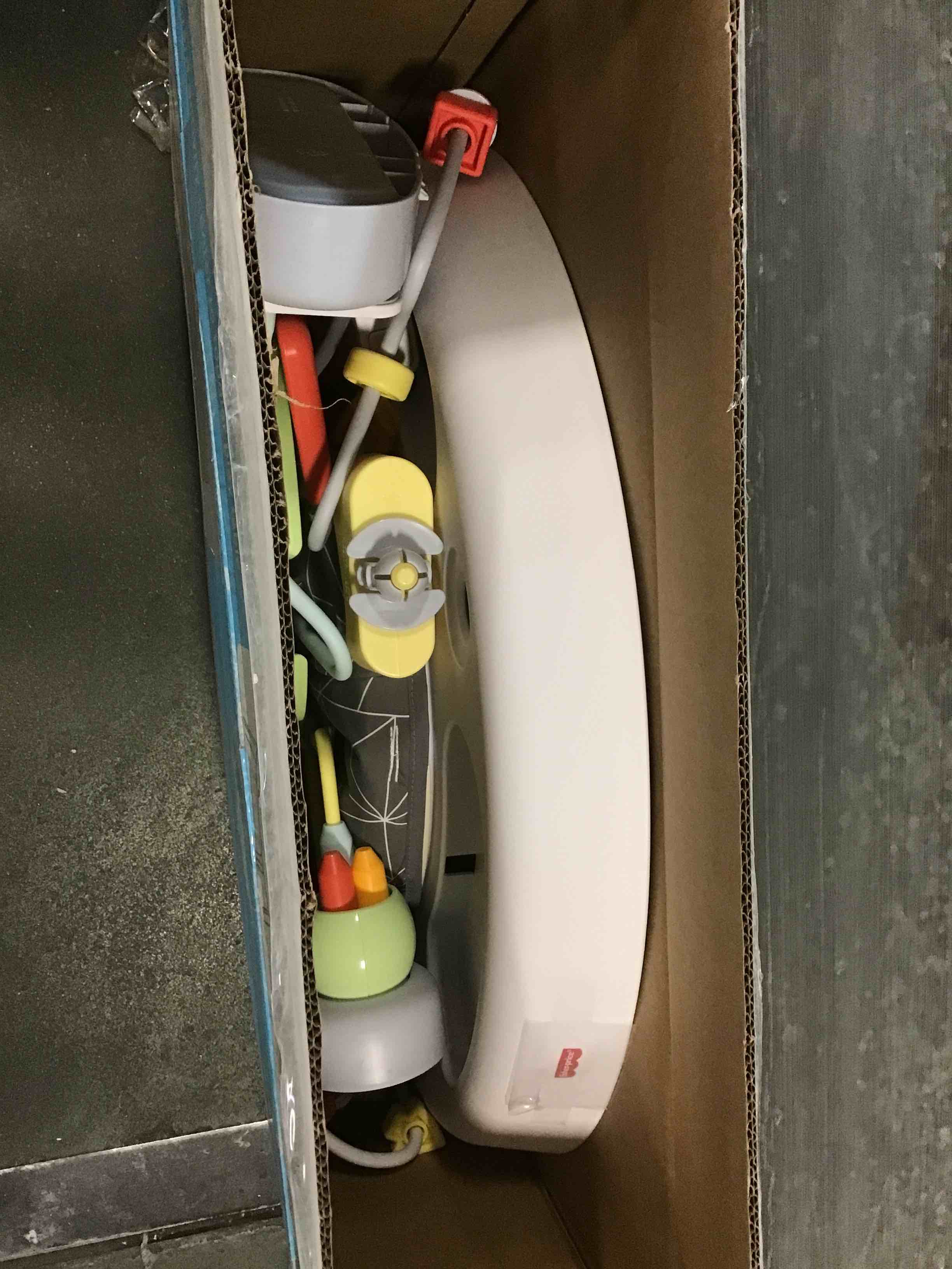 https://s3.amazonaws.com/lotting-images-prod/bidfta/RED6200896_1712425688529.jpeg